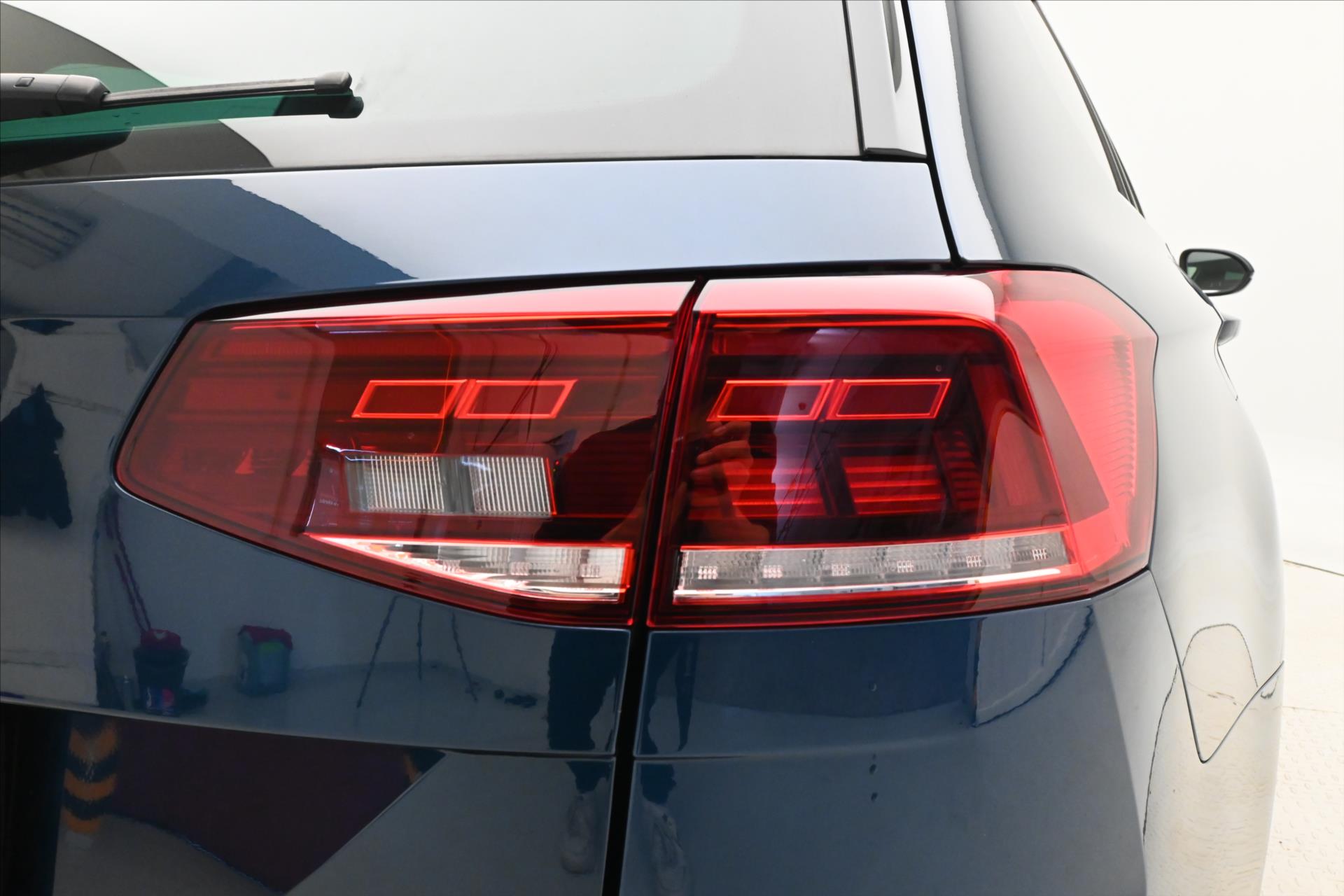 Hlavní fotografie vozu Volkswagen Passat 2,0 TDI 110 kW DSG BUSINESS Záruka až 5 let (31)