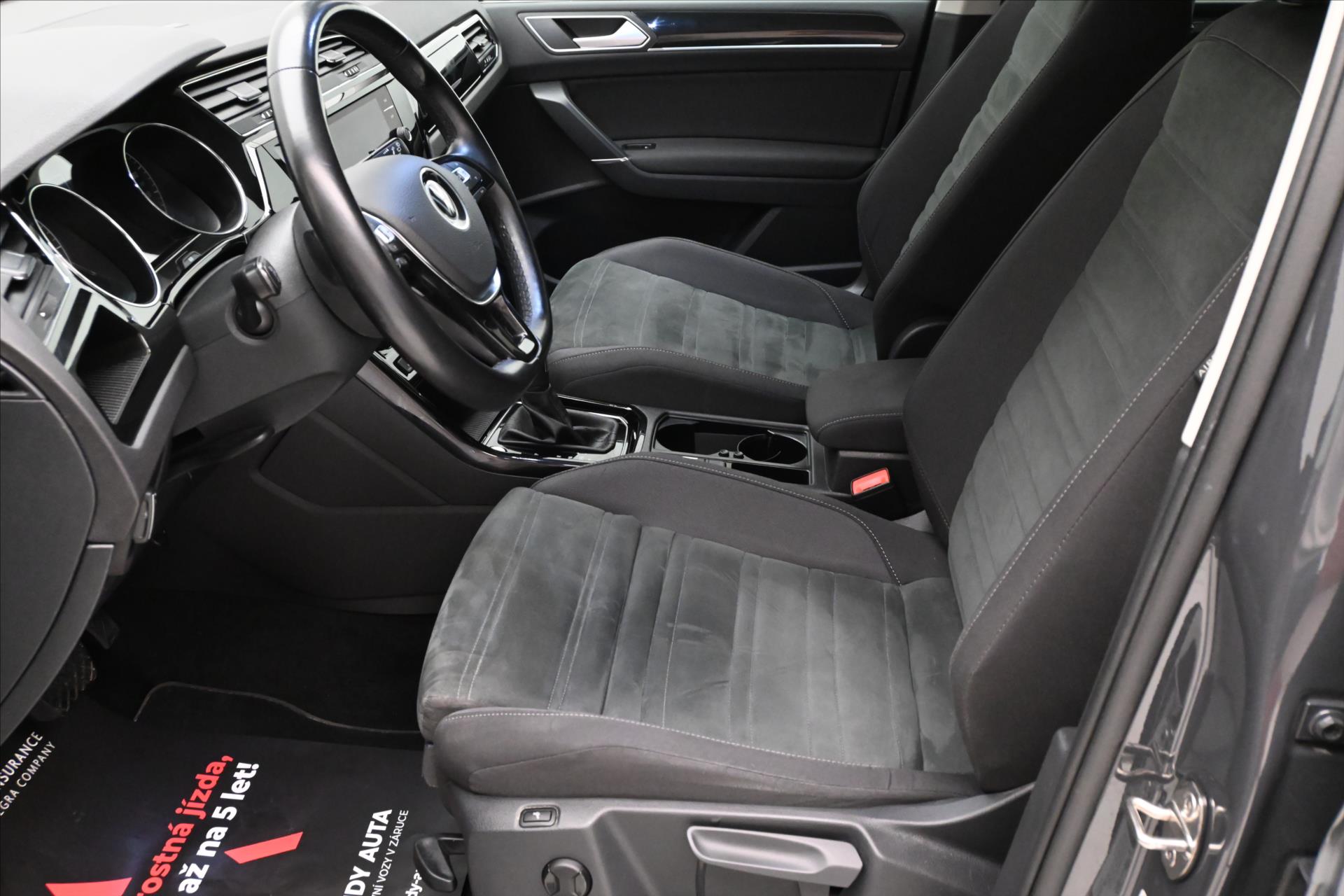 Hlavní fotografie vozu Volkswagen Touran 2,0 TDI 110 KW DSG 7 MÍST Záruka až 5 let (14)
