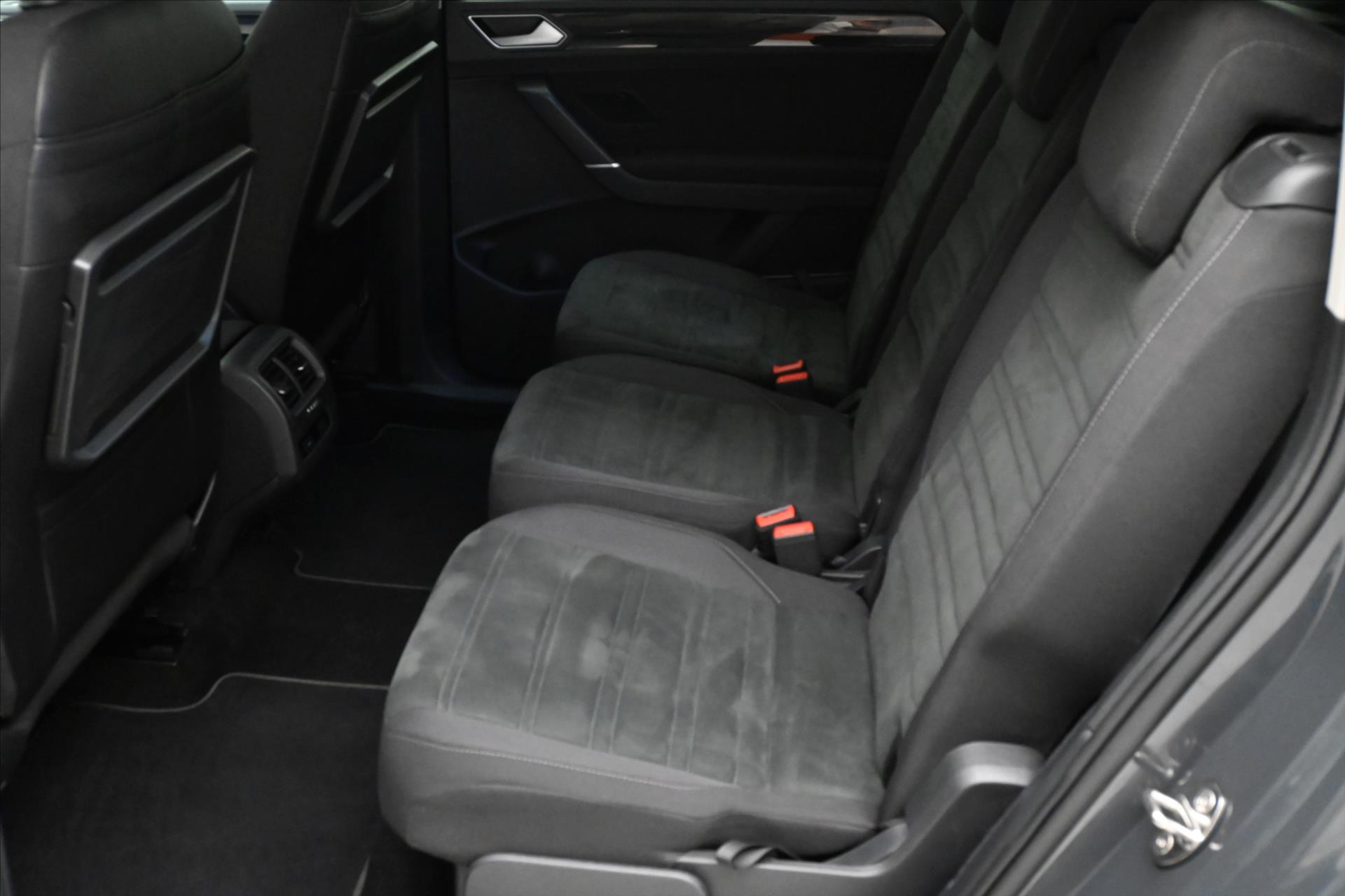 Hlavní fotografie vozu Volkswagen Touran 2,0 TDI 110 KW DSG 7 MÍST Záruka až 5 let (15)