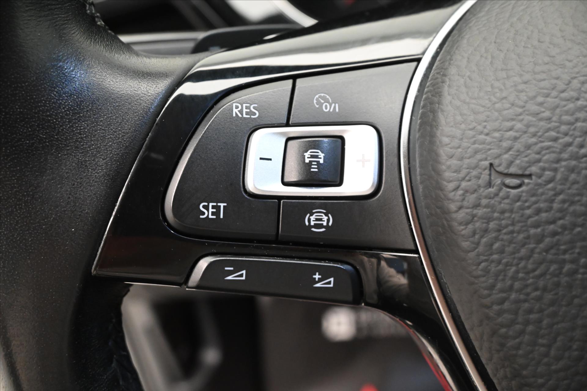 Hlavní fotografie vozu Volkswagen Touran 2,0 TDI 110 KW DSG 7 MÍST Záruka až 5 let (24)