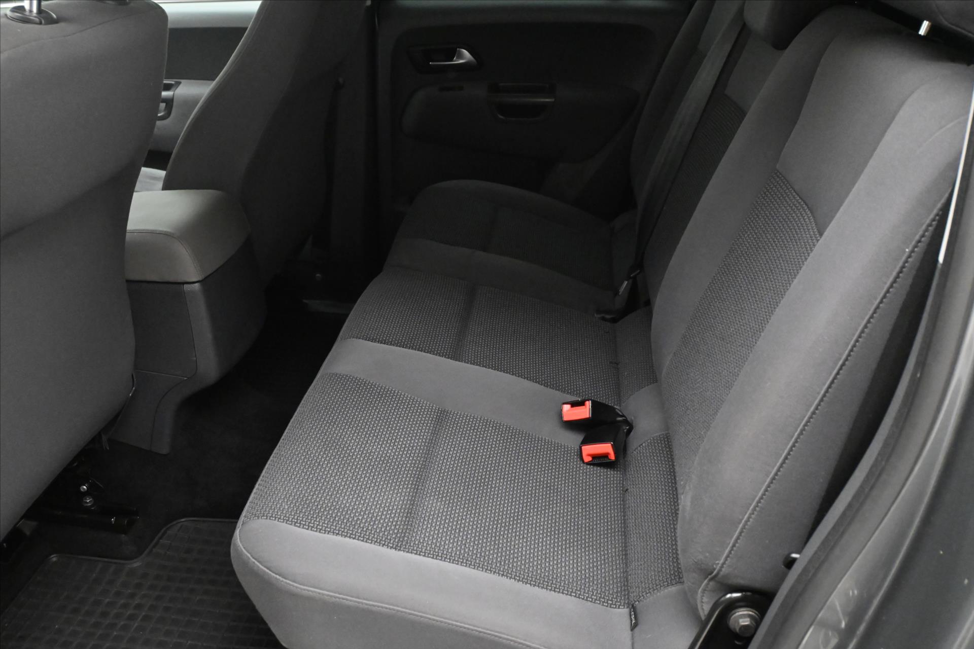 Hlavní fotografie vozu Volkswagen Amarok 2,0 Bi-TDI 132 kW Nezávislé topení Záruka až 5 let (13)