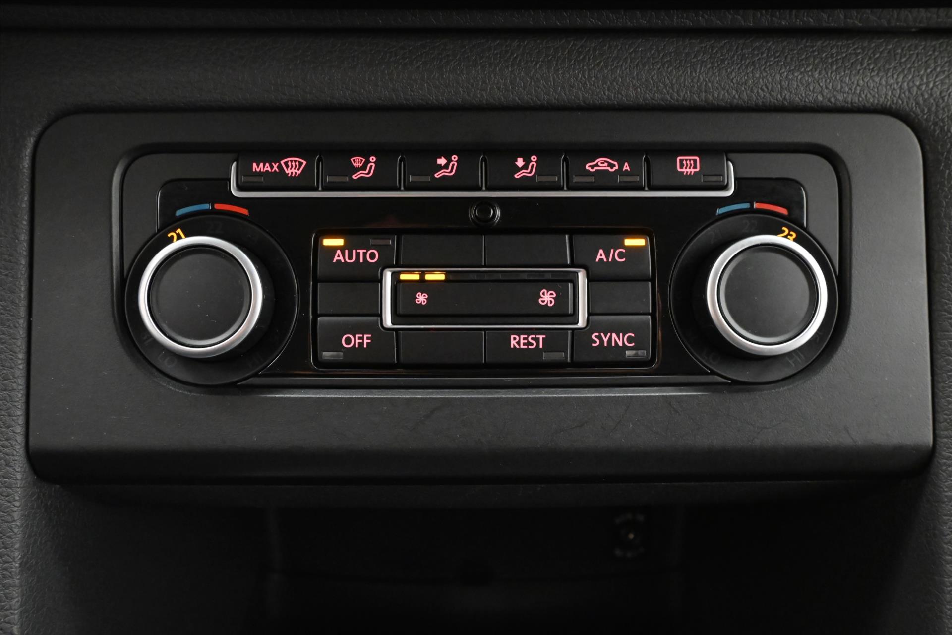 Hlavní fotografie vozu Volkswagen Amarok 2,0 Bi-TDI 132 kW Nezávislé topení Záruka až 5 let (19)