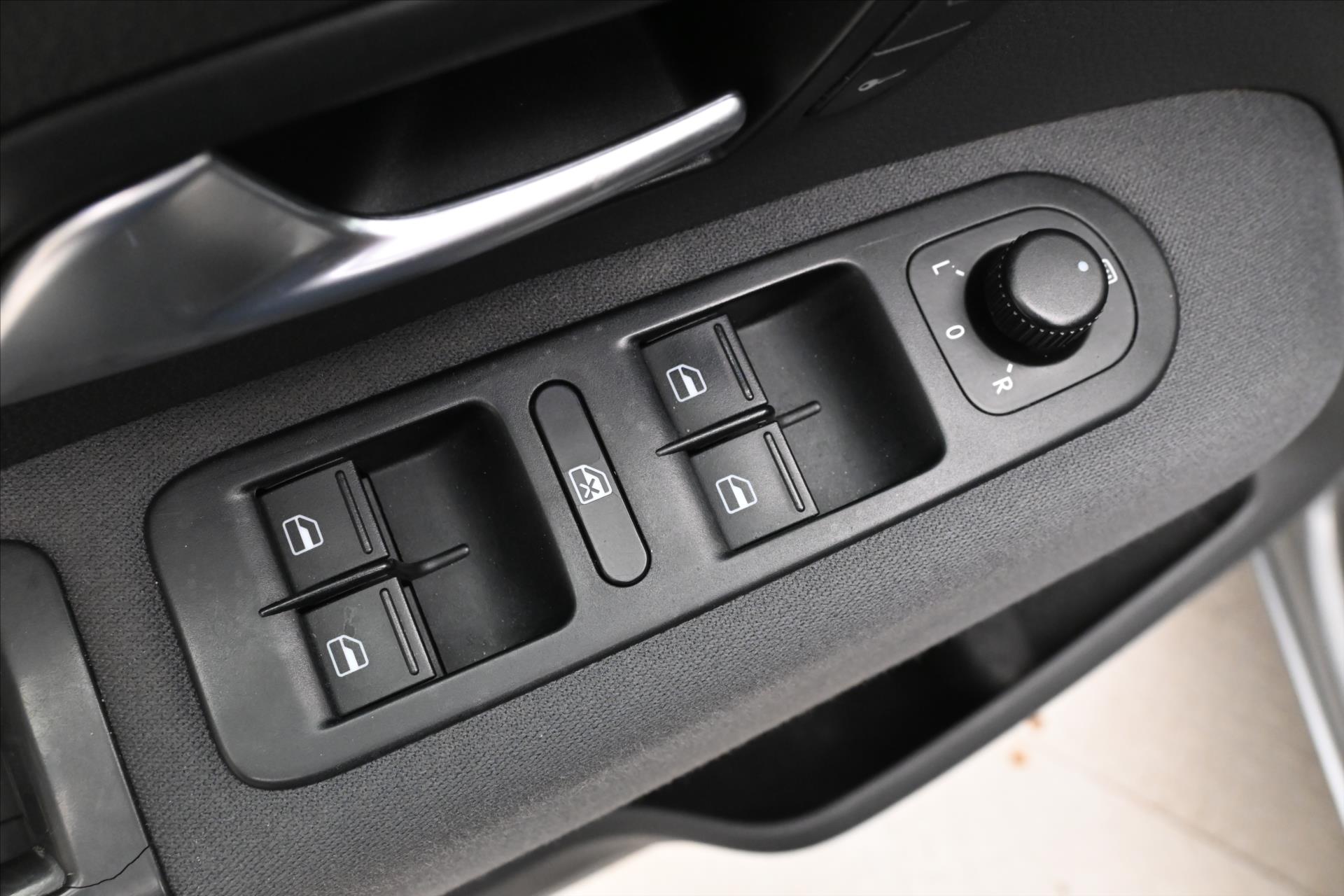 Hlavní fotografie vozu Volkswagen Amarok 2,0 Bi-TDI 132 kW Nezávislé topení Záruka až 5 let (23)