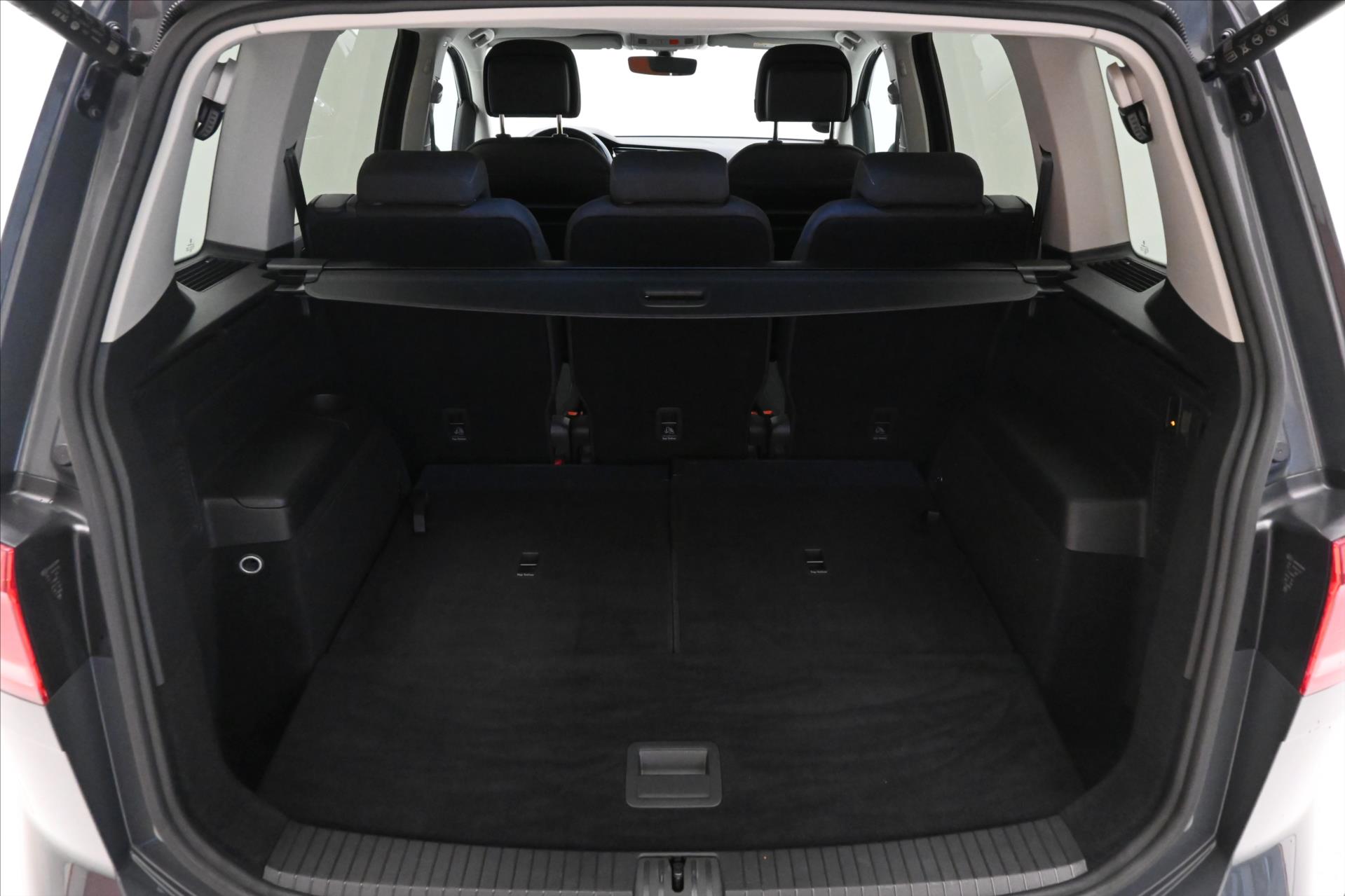 Hlavní fotografie vozu Volkswagen Touran 2,0 TDI 110 kW DSG 7 Míst Záruka až 5 let (11)