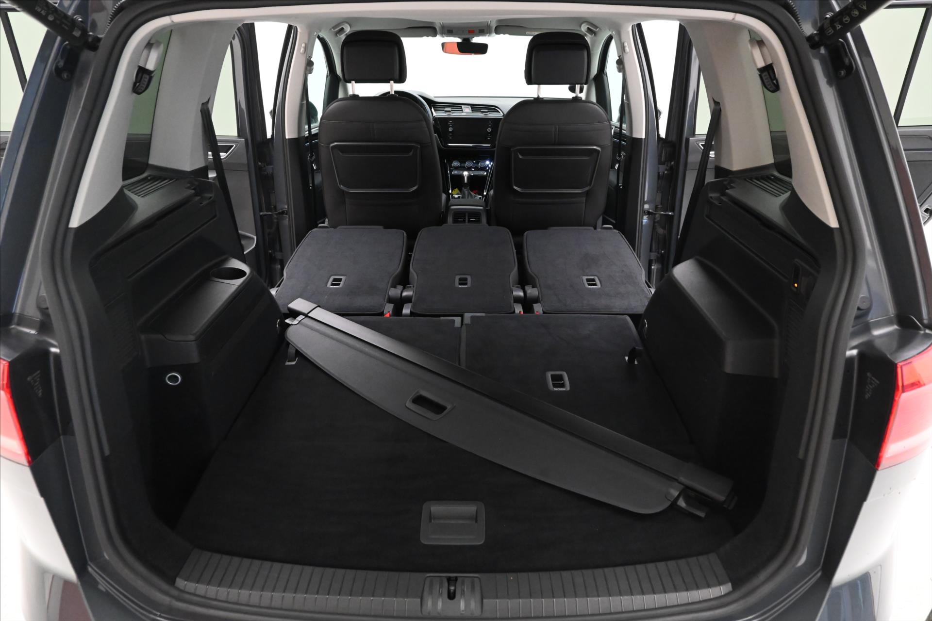 Hlavní fotografie vozu Volkswagen Touran 2,0 TDI 110 kW DSG 7 Míst Záruka až 5 let (12)