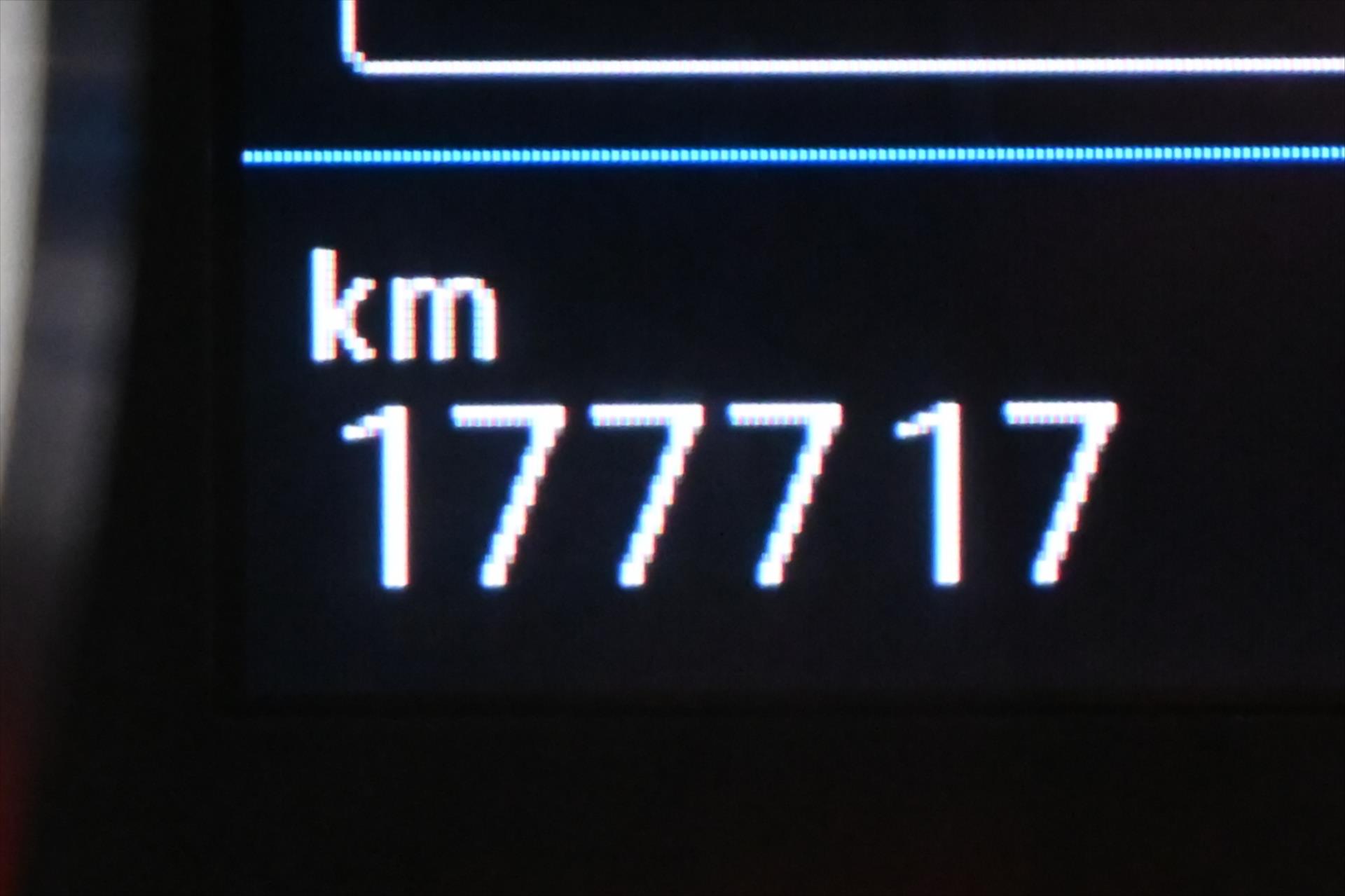 Hlavní fotografie vozu Volkswagen Touran 2,0 TDI 110 kW DSG 7 Míst Záruka až 5 let (18)