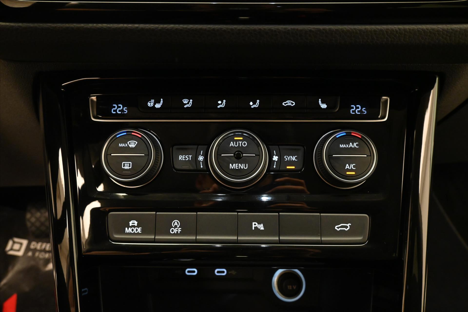 Hlavní fotografie vozu Volkswagen Touran 2,0 TDI 110 kW DSG 7 Míst Záruka až 5 let (21)