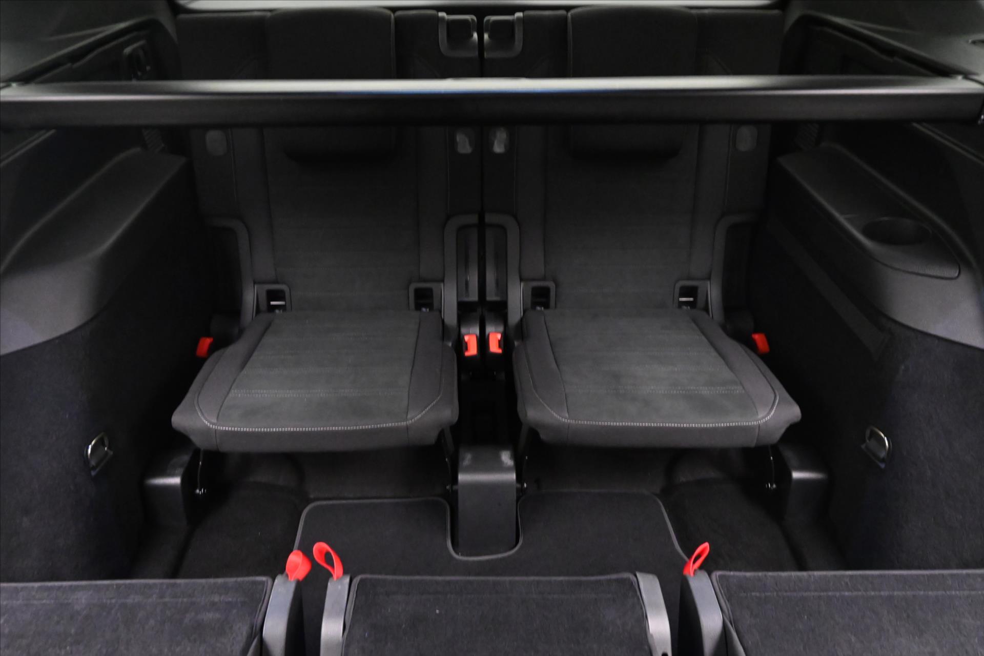 Hlavní fotografie vozu Volkswagen Touran 2,0 TDI 110 kW DSG 7 Míst Záruka až 5 let (30)