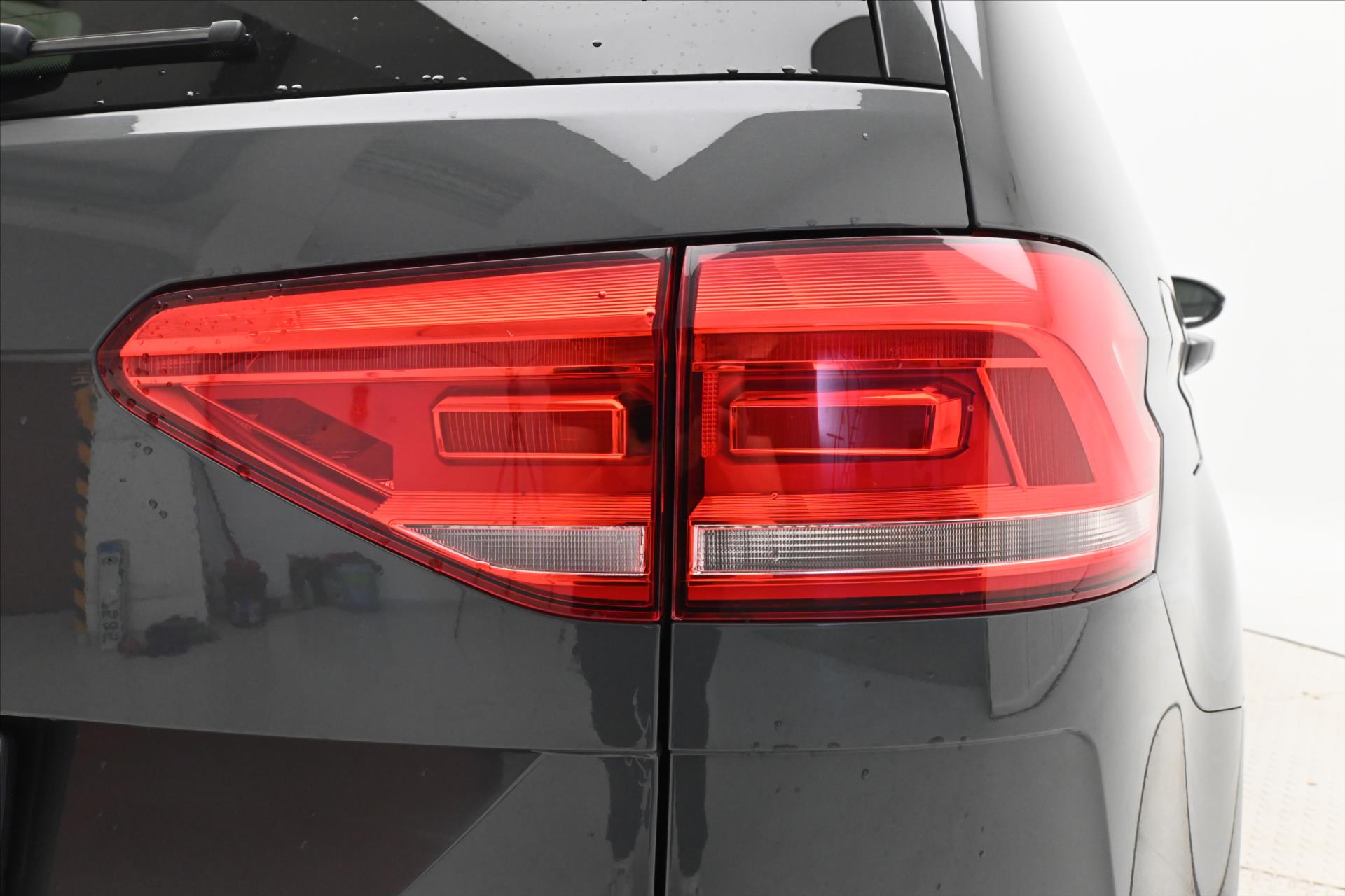 Hlavní fotografie vozu Volkswagen Touran 2,0 TDI 110 kW DSG 7 Míst Záruka až 5 let (33)