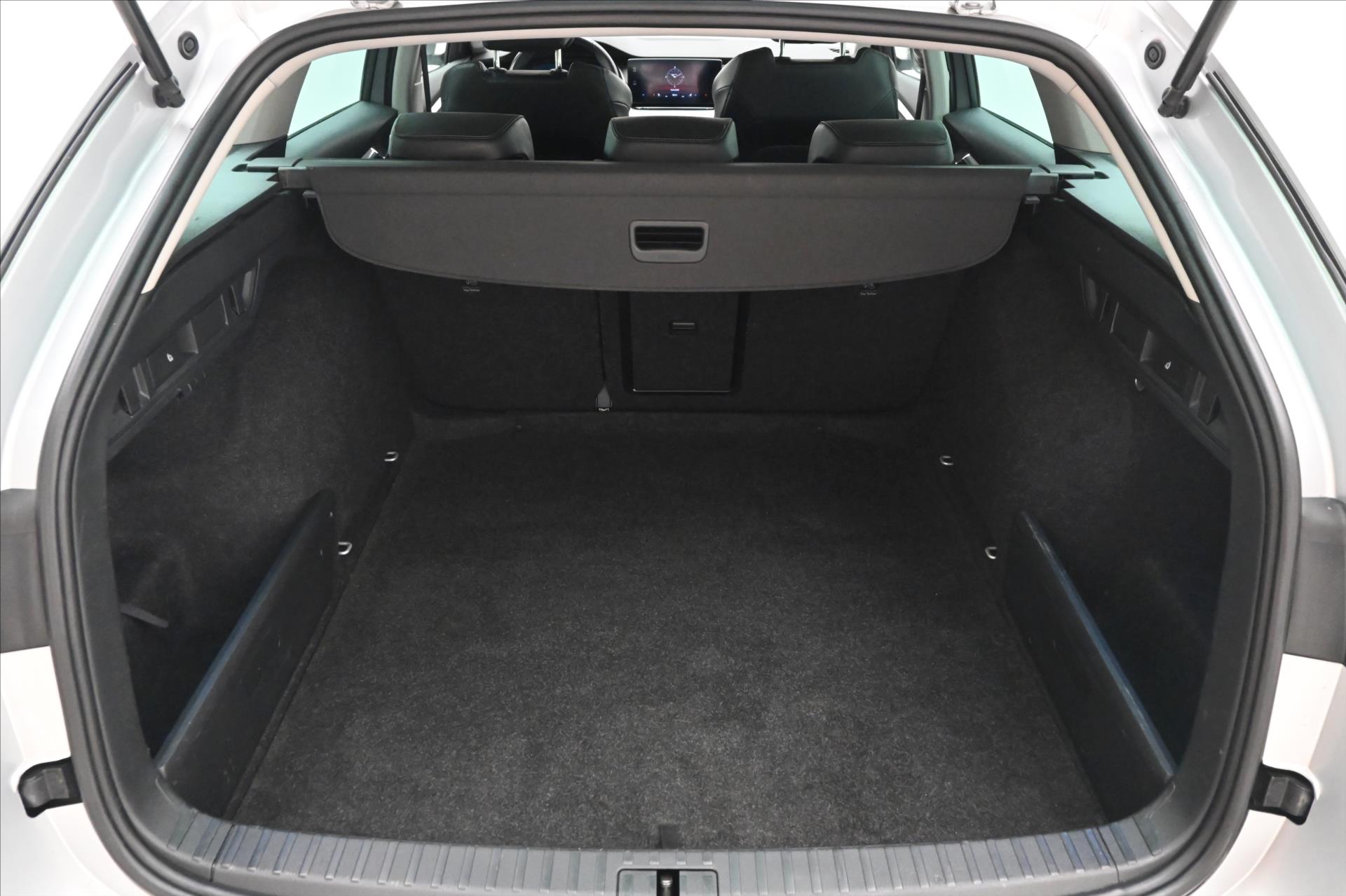 Hlavní fotografie vozu Škoda Octavia 2,0 TDI 110 kW DSG Style Záruka až 5 let (11)
