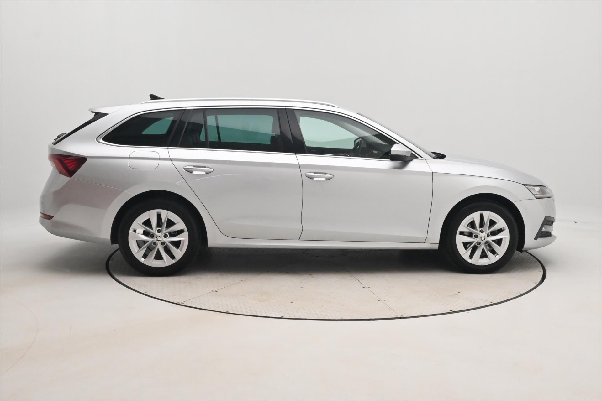 Hlavní fotografie vozu Škoda Octavia 2,0 TDI 110 kW DSG Style Záruka až 5 let (5)