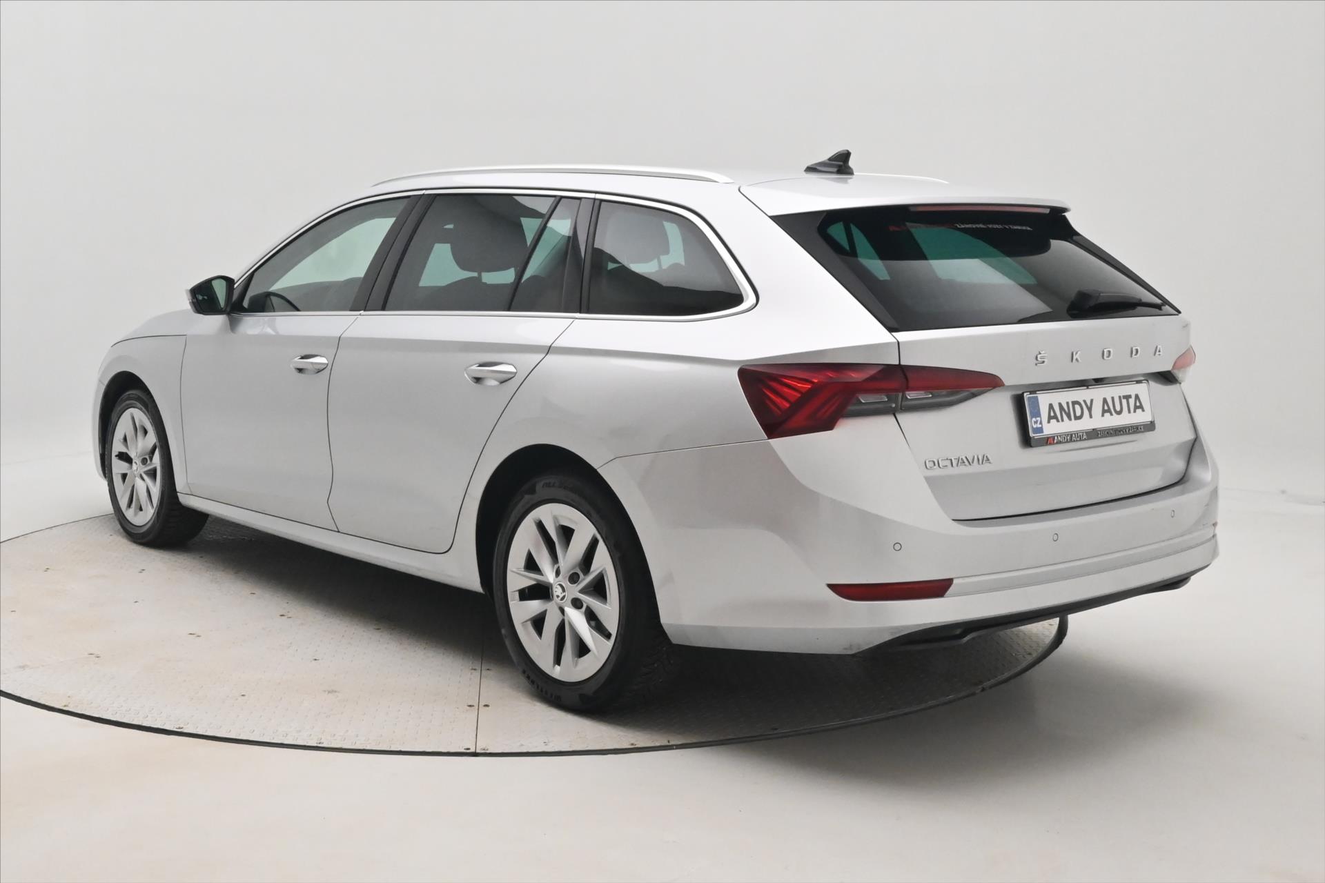 Hlavní fotografie vozu Škoda Octavia 2,0 TDI 110 kW DSG Style Záruka až 5 let (8)