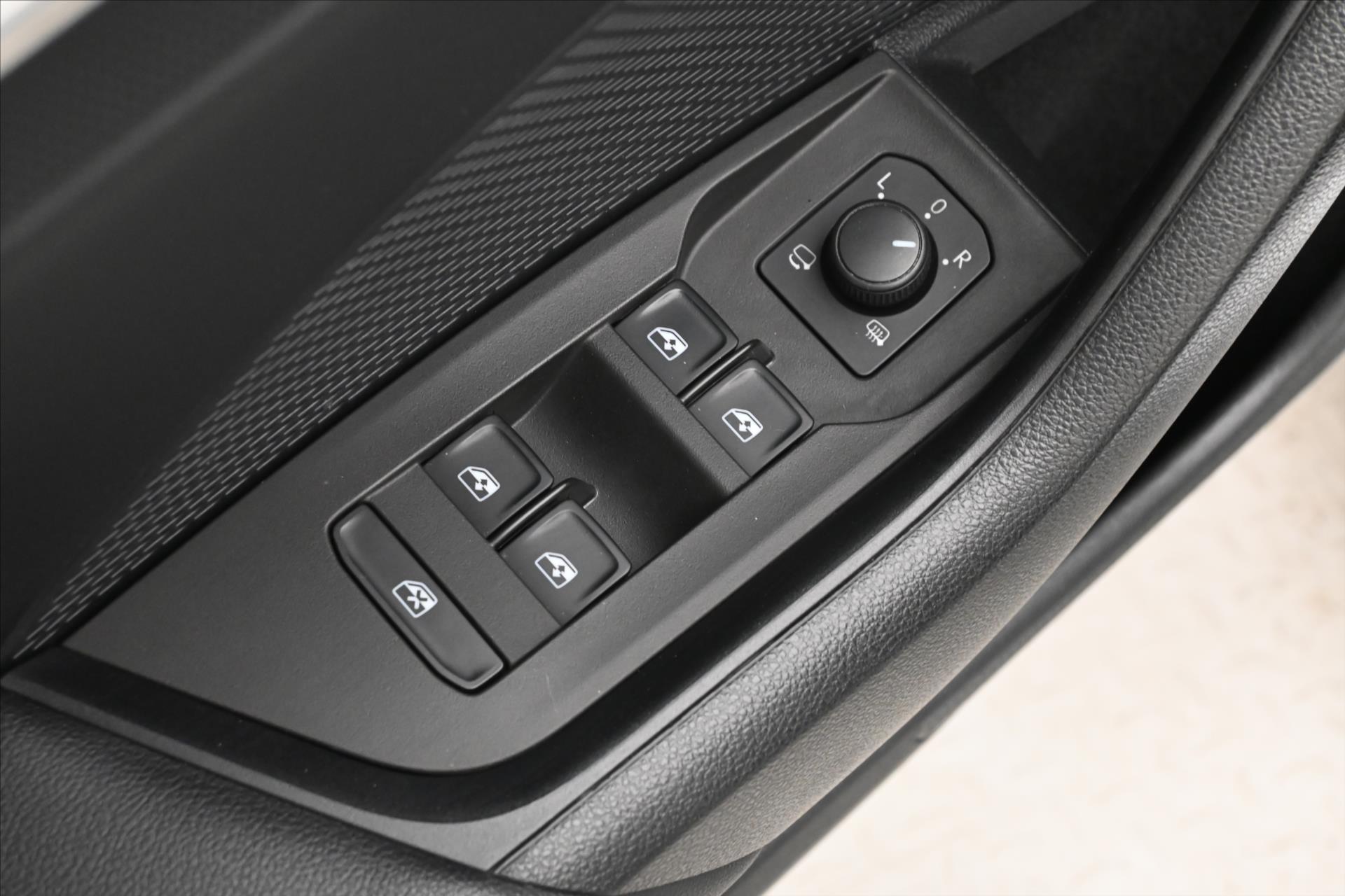Main photo of the car Skoda Octavia 2.0 TDI 110kW DSG Style Warranty up to 5 years (25)