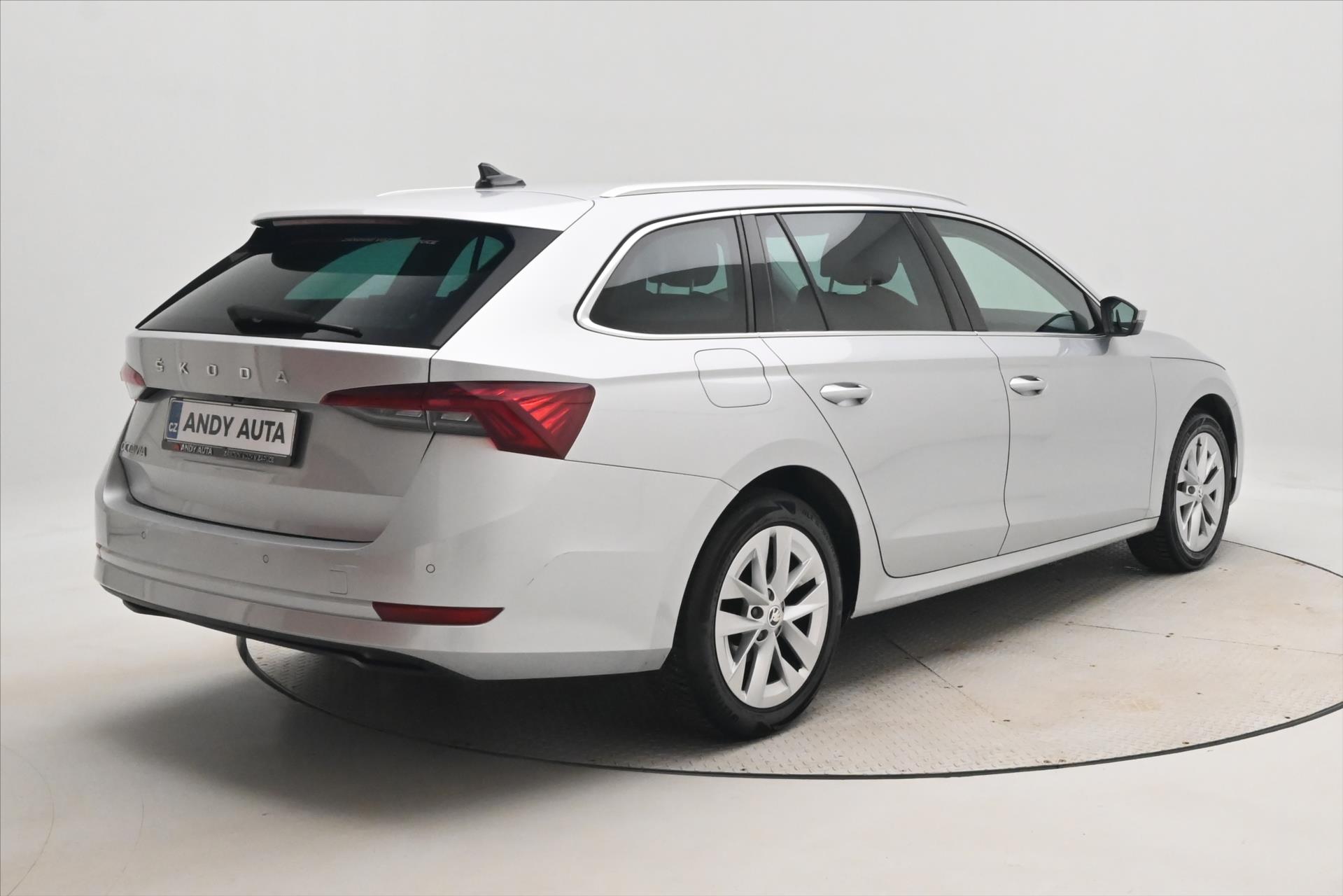 Main photo of the car Skoda Octavia 2.0 TDI 110kW DSG Style Warranty up to 5 years (5)