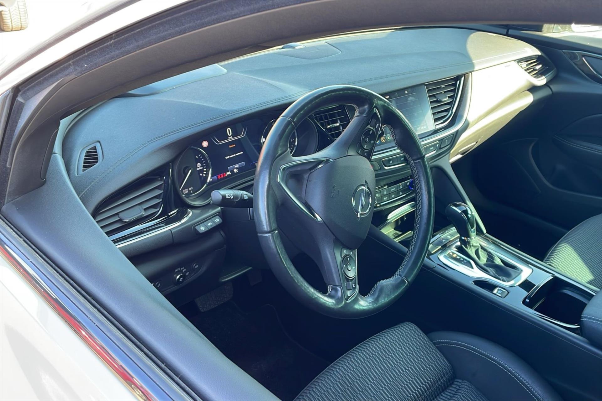 Main photo of the car Opel Insignia 2.0 CDTI 128 kW AT8 Business Ultimate WE ARE PREPARING THE CAR (3)