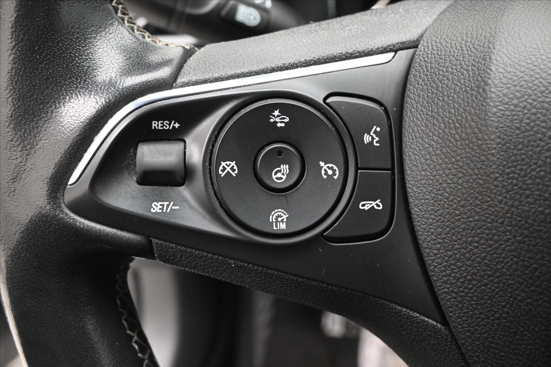 Hlavní fotografie vozu Opel Insignia 2,0 CDTI 128 kW AT8 Business Ultimate Záruka až 5 let (22)