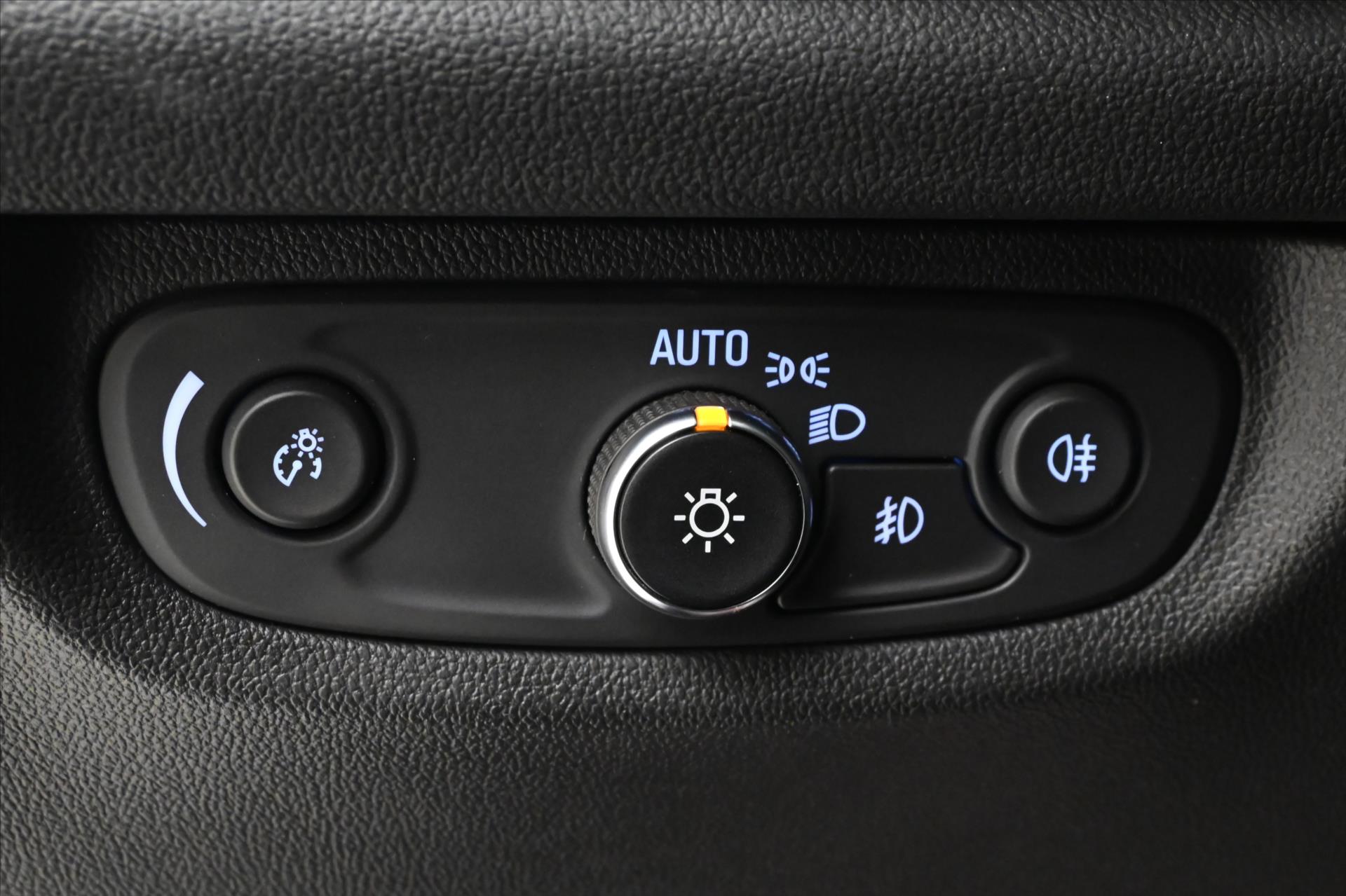 Hlavní fotografie vozu Opel Insignia 2,0 CDTI 128 kW AT8 Business Ultimate Záruka až 5 let (25)