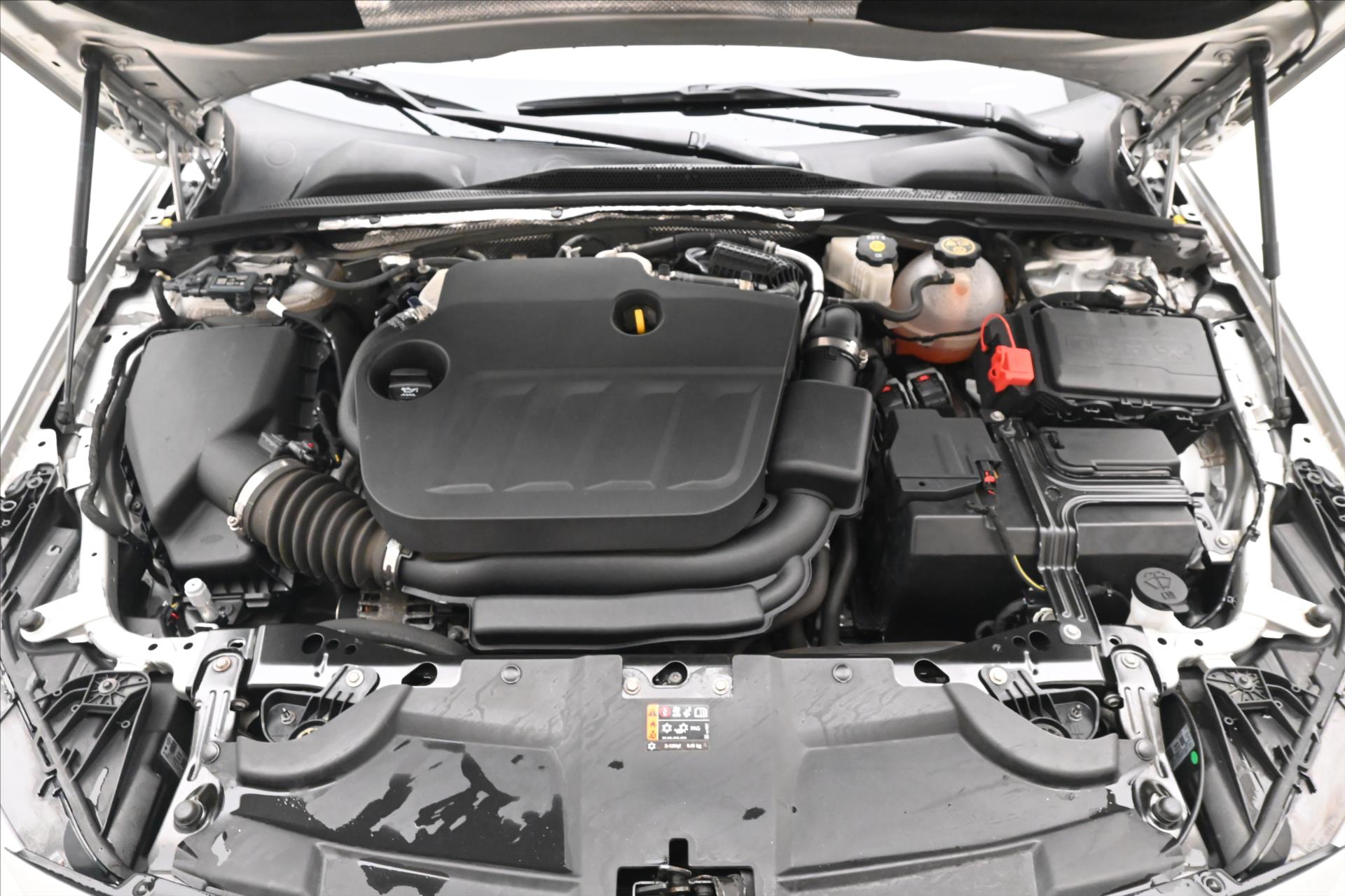 Hlavní fotografie vozu Opel Insignia 2,0 CDTI 128 kW AT8 Business Ultimate Záruka až 5 let (9)