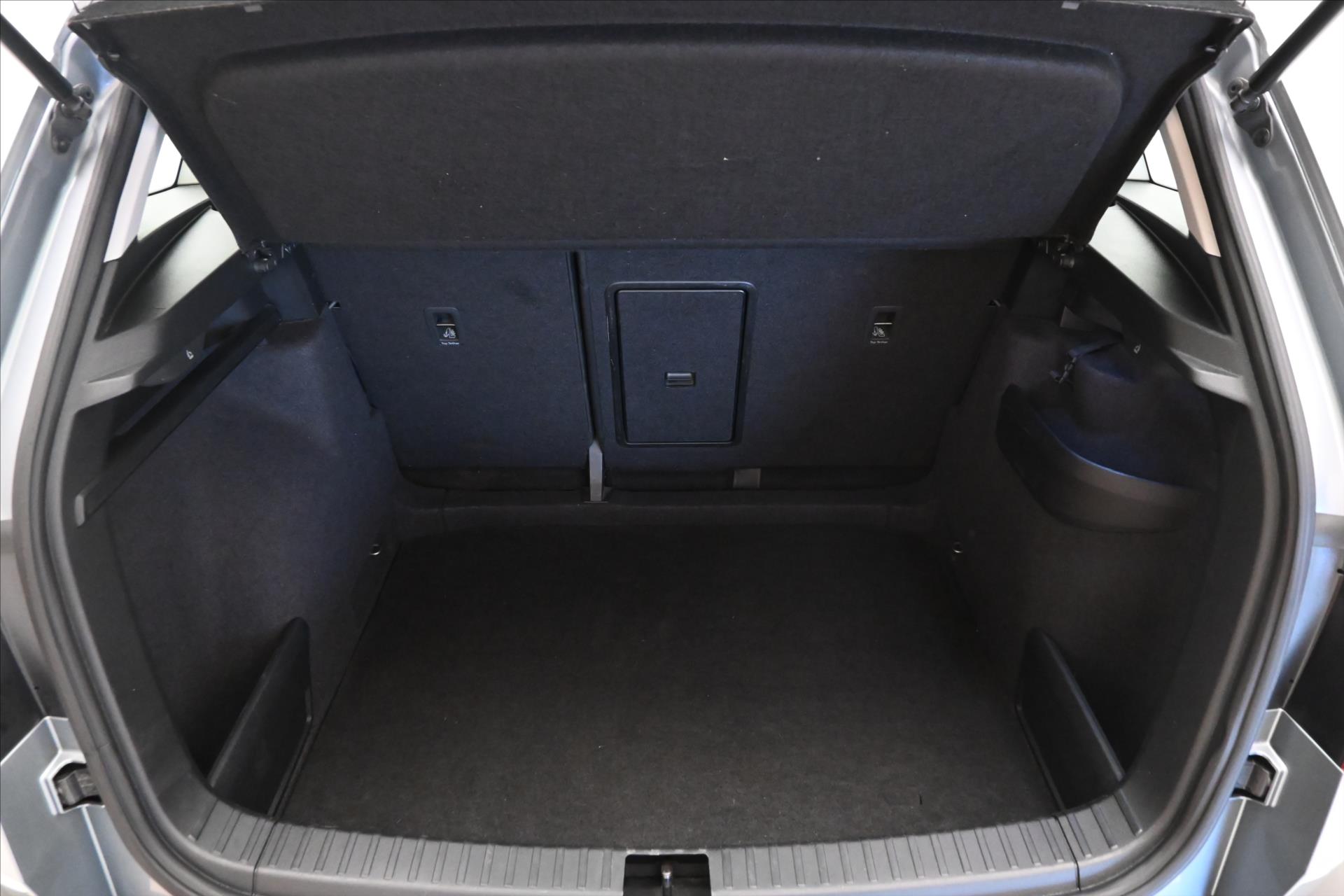 Hlavní fotografie vozu Škoda Karoq 2,0 TDI 85 kW Clever Záruka až 5 let (10)