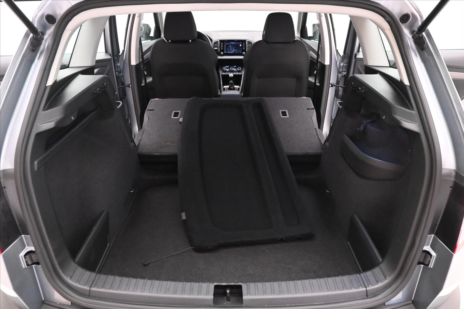 Hlavní fotografie vozu Škoda Karoq 2,0 TDI 85 kW Clever Záruka až 5 let (11)