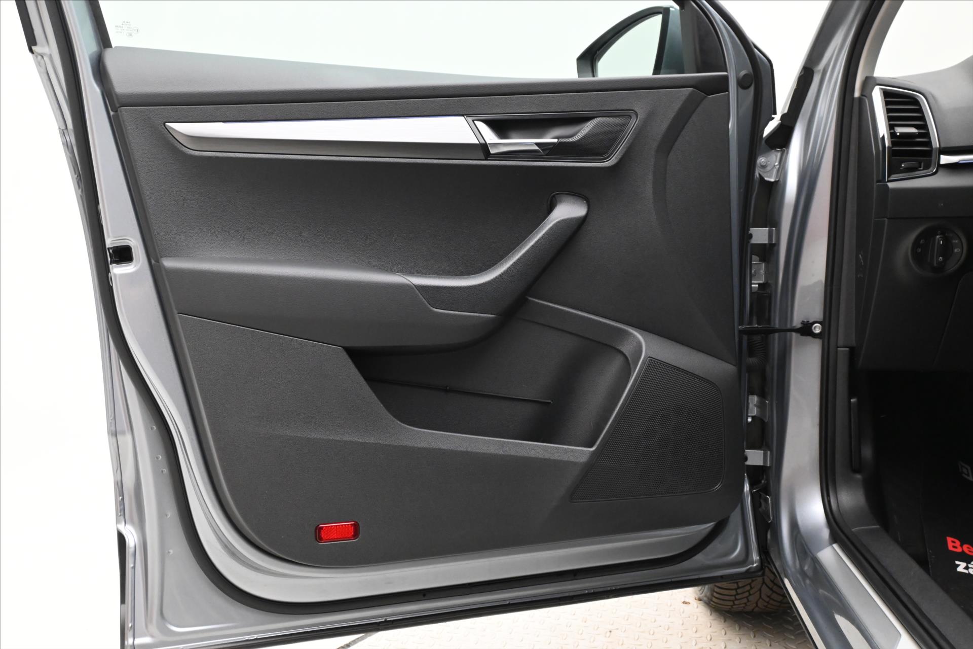 Hlavní fotografie vozu Škoda Karoq 2,0 TDI 85 kW Clever Záruka až 5 let (24)