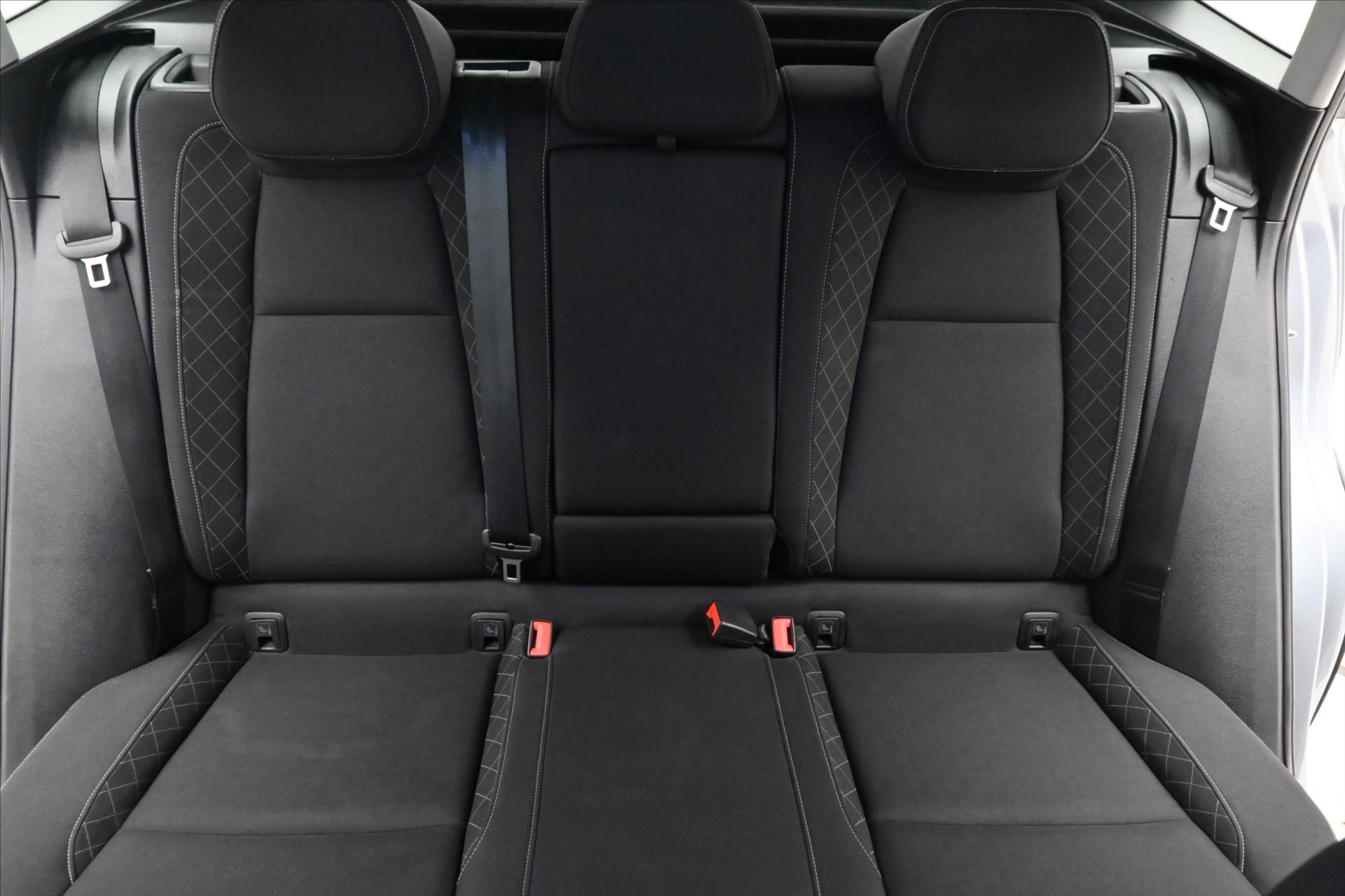 Hlavní fotografie vozu Škoda Karoq 2,0 TDI 85 kW Clever Záruka až 5 let (27)