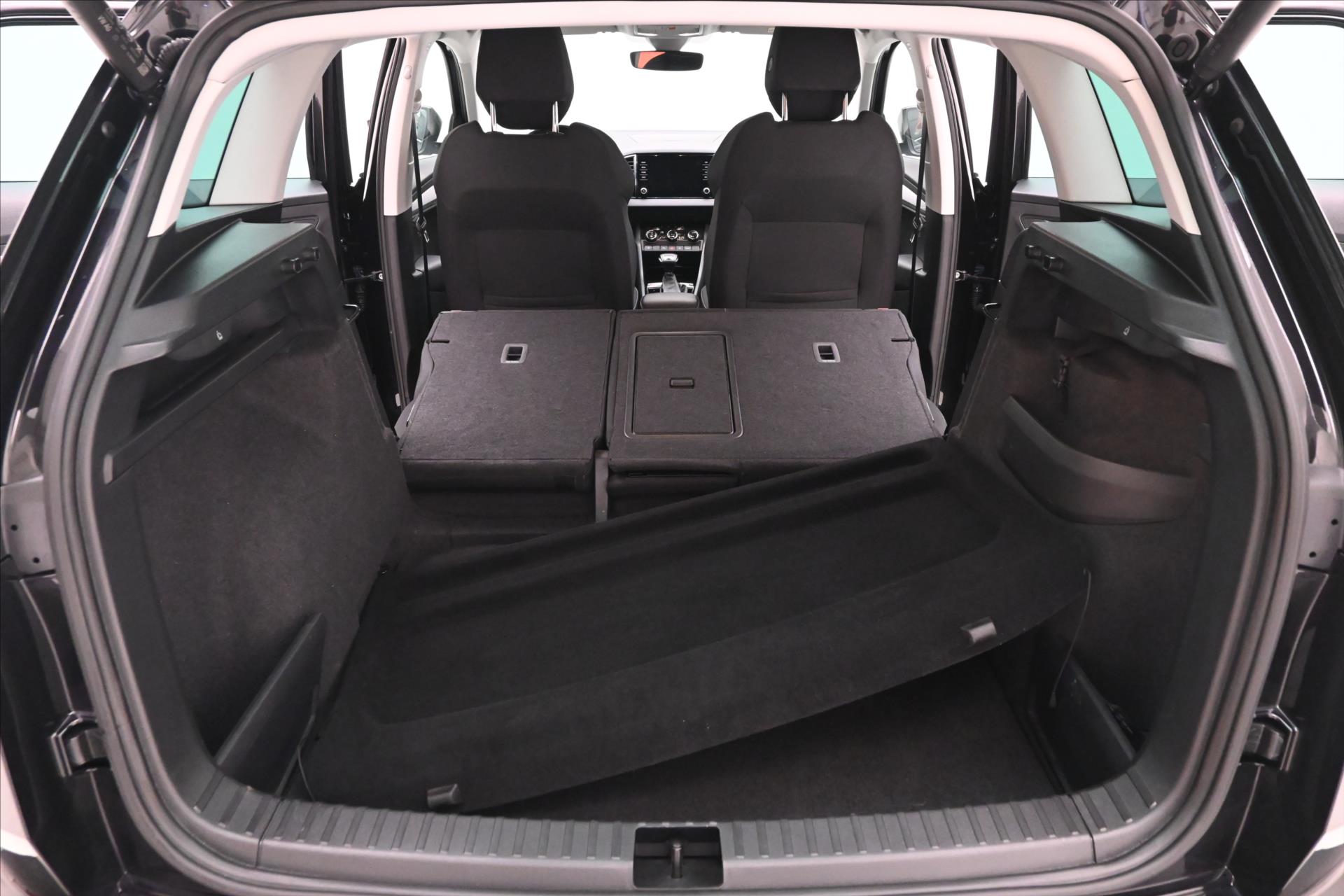 Hlavní fotografie vozu Škoda Karoq 2,0 TDI 85 kW DSG VIRTUAL TAŽNÉ Záruka až 5 let (11)