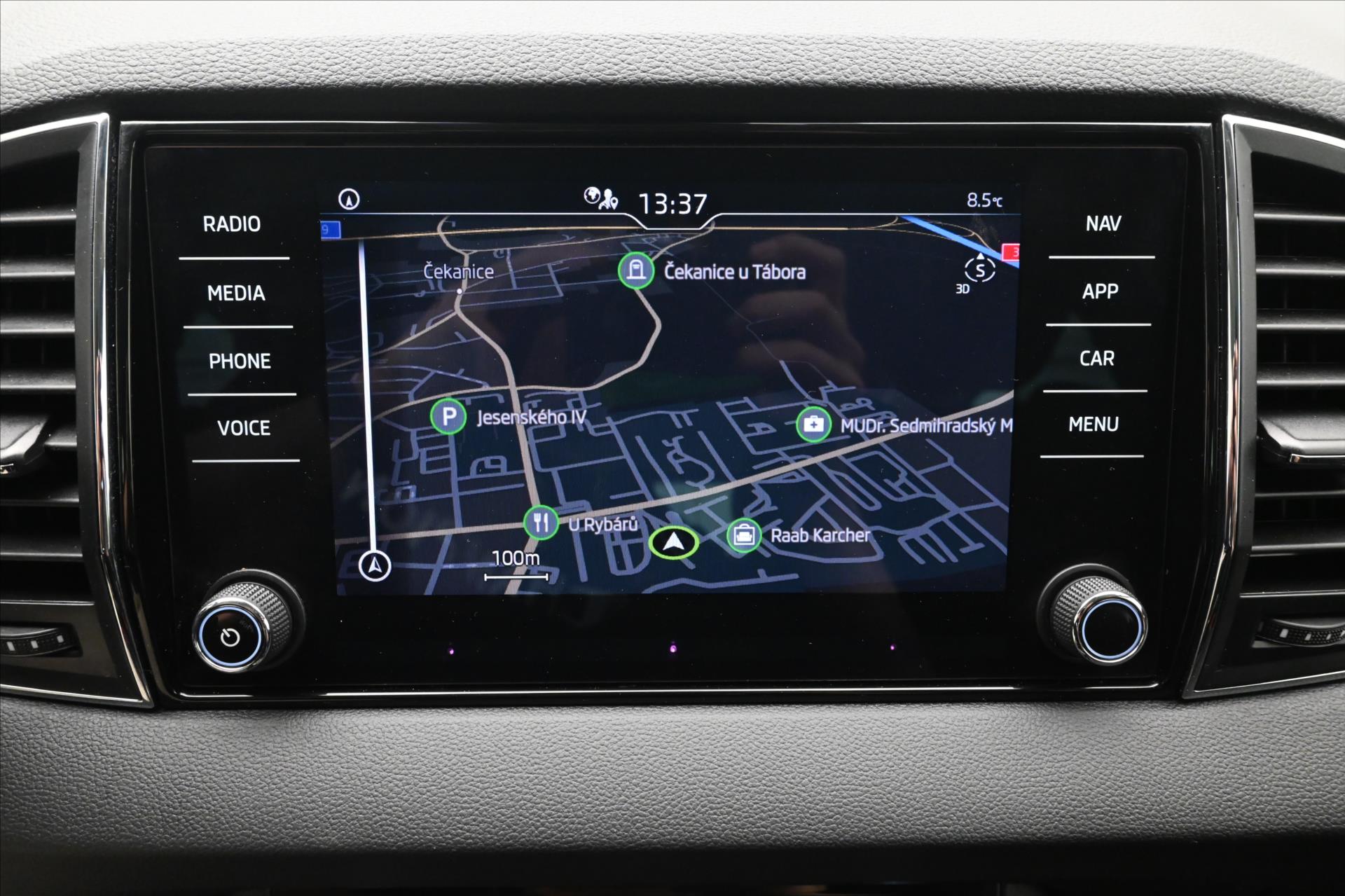 Hlavní fotografie vozu Škoda Karoq 2,0 TDI 85 kW DSG VIRTUAL TAŽNÉ Záruka až 5 let (20)