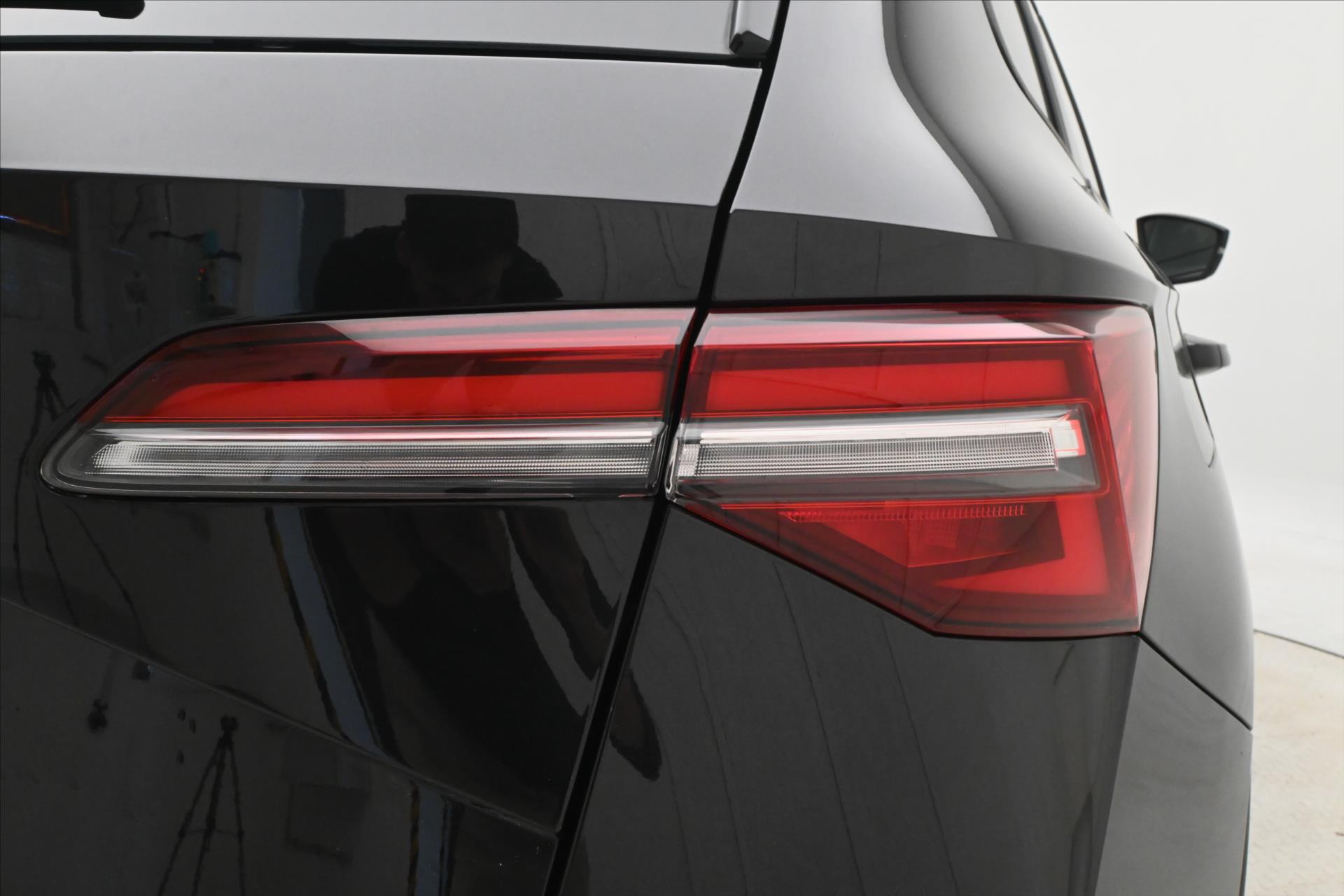 Hlavní fotografie vozu Škoda Karoq 2,0 TDI 85 kW DSG VIRTUAL TAŽNÉ Záruka až 5 let (30)