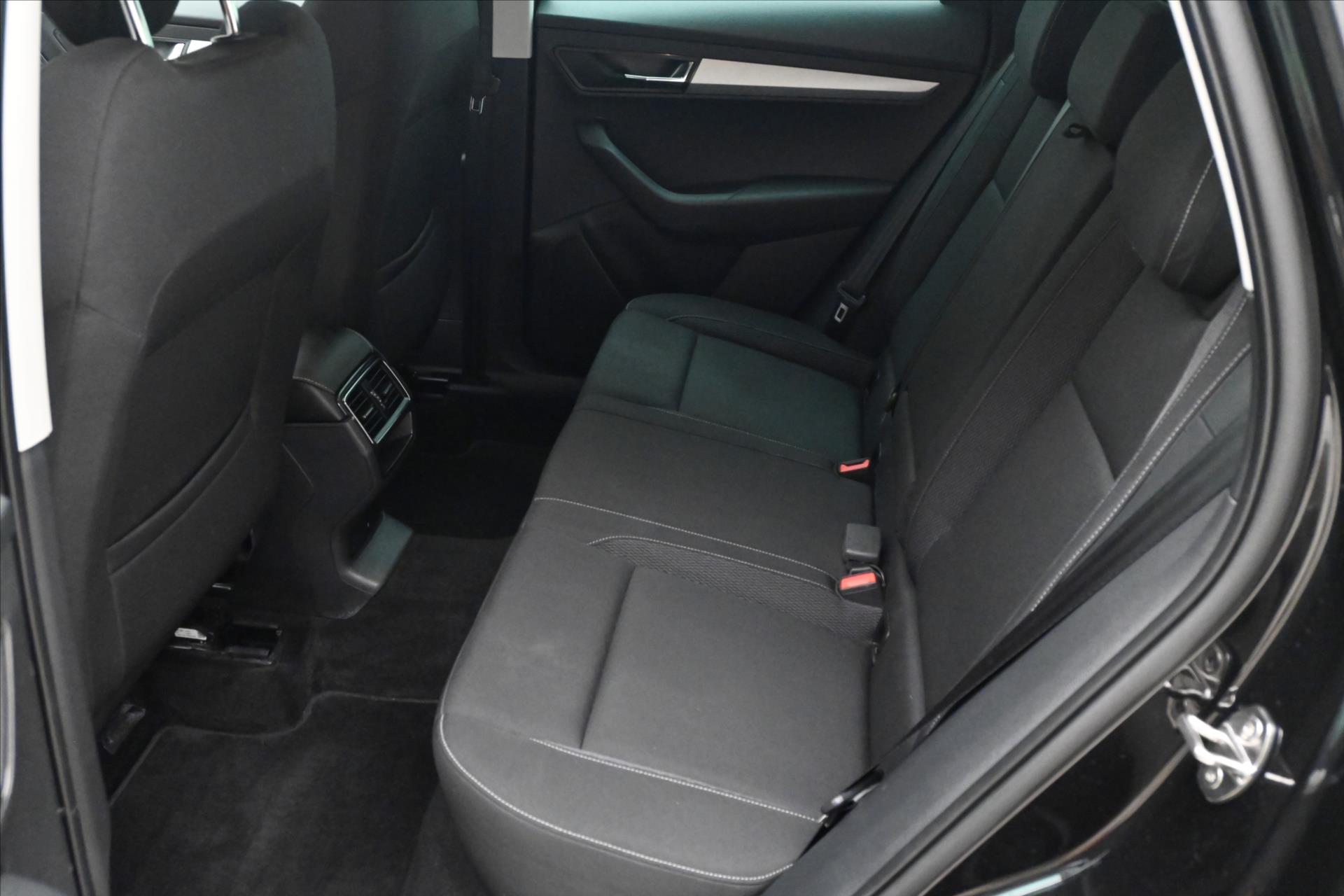 Hlavní fotografie vozu Škoda Karoq 2,0 TDI 85kW DSG Ambition Záruka až 5 let (14)