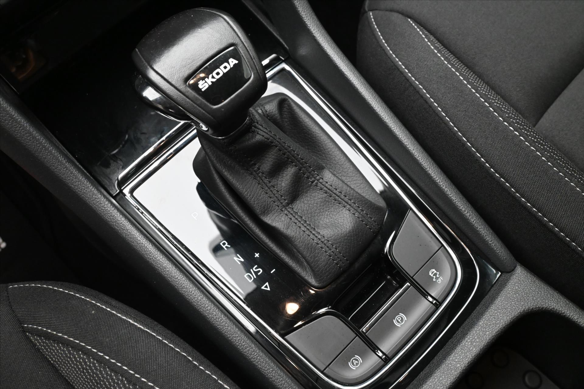 Hlavní fotografie vozu Škoda Karoq 2,0 TDI 85kW DSG Ambition Záruka až 5 let (22)