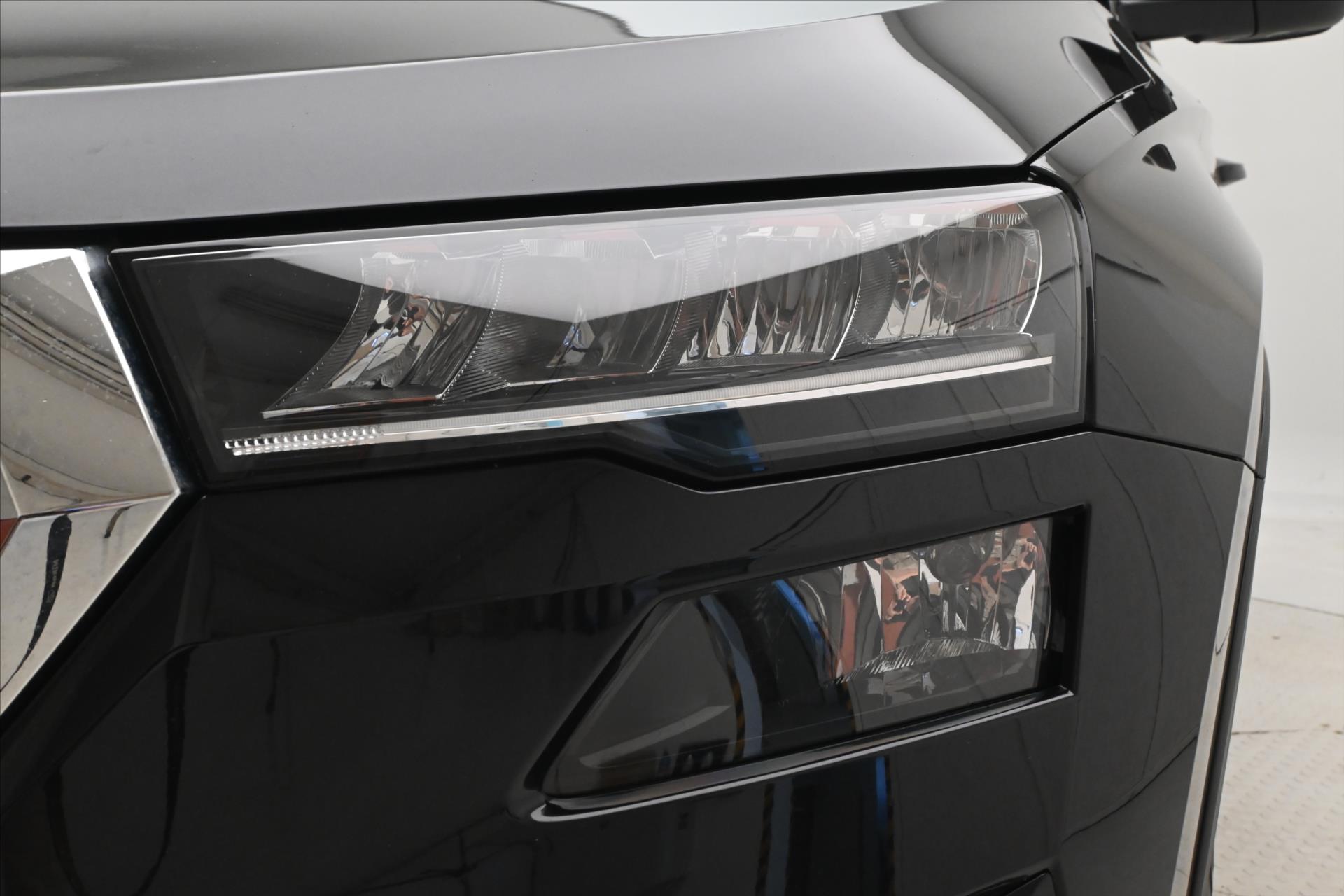 Hlavní fotografie vozu Škoda Karoq 2,0 TDI 85kW DSG Ambition Záruka až 5 let (29)