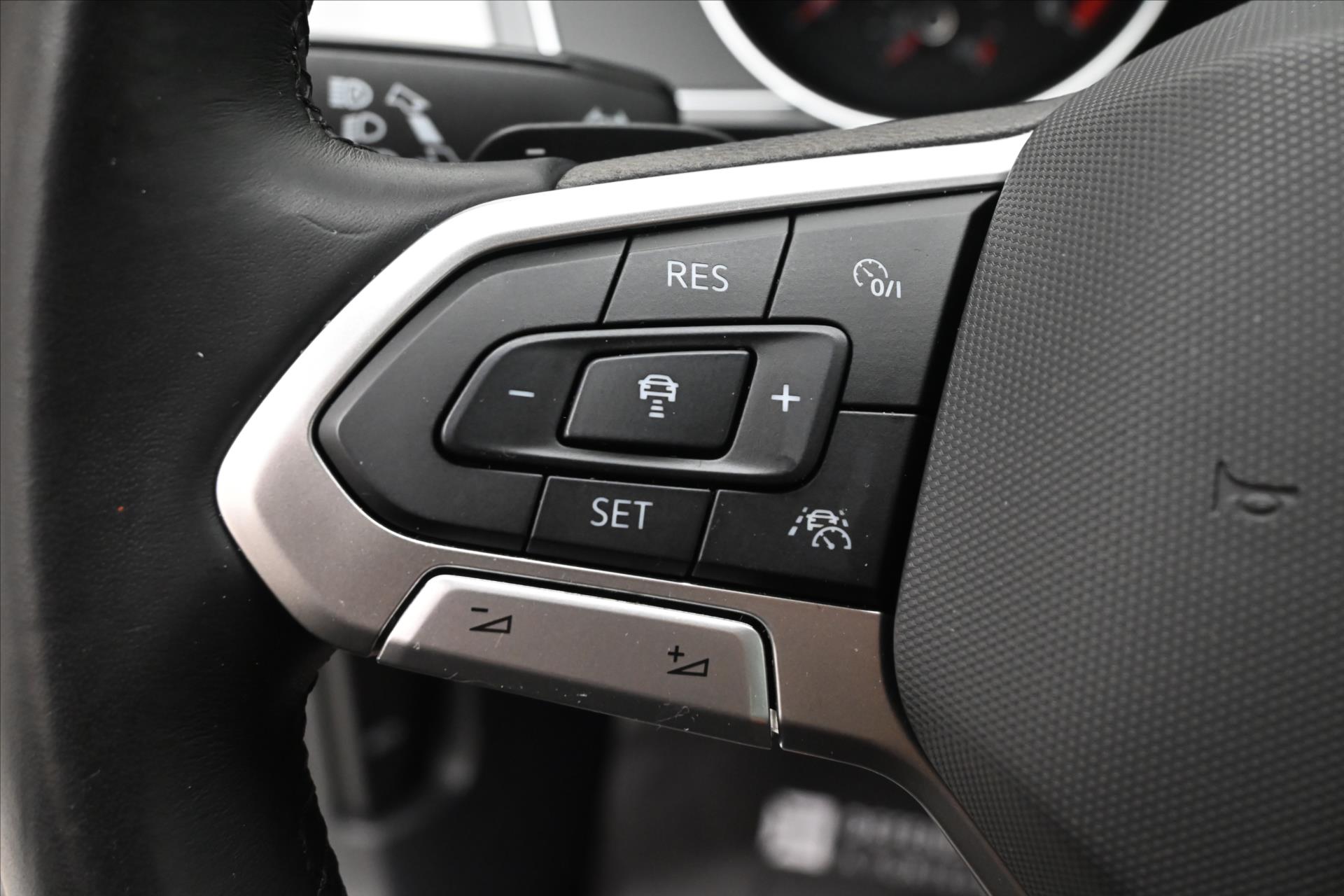 Hlavní fotografie vozu Volkswagen Passat 2,0 TDI 110 kW DSG Business Záruka až 5 let (24)