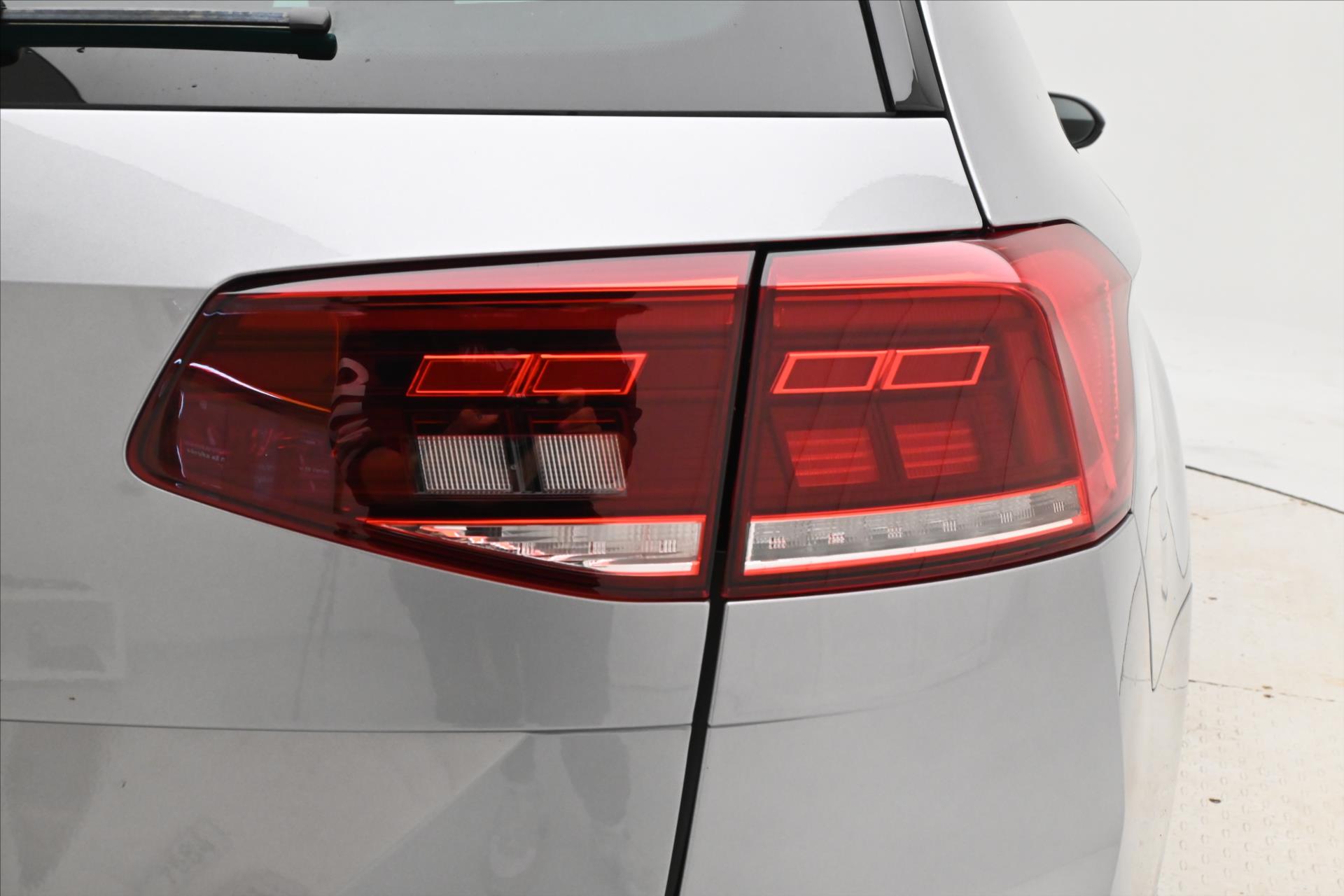 Hlavní fotografie vozu Volkswagen Passat 2,0 TDI 110 kW DSG Business Záruka až 5 let (31)