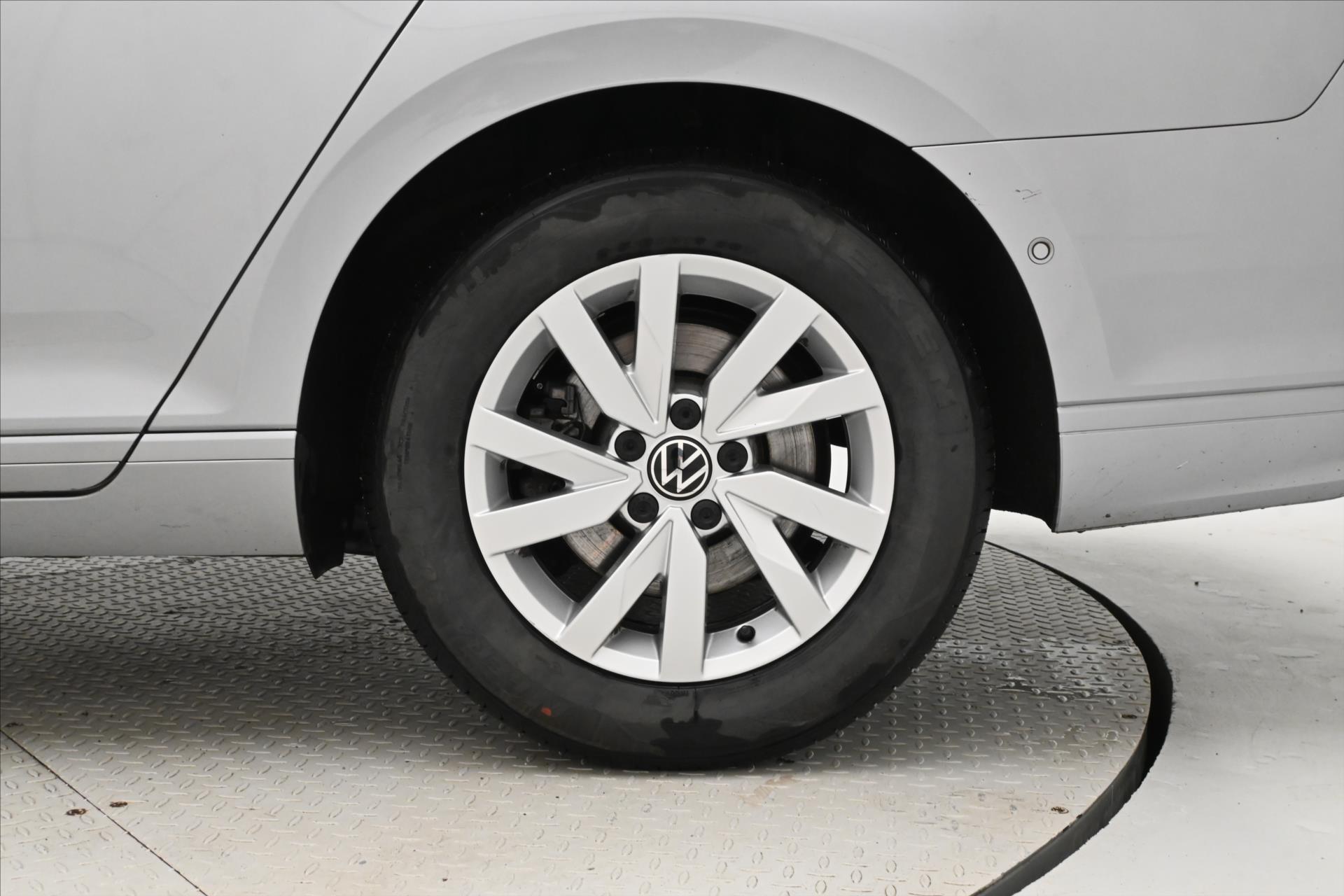 Hlavní fotografie vozu Volkswagen Passat 2,0 TDI 110 kW DSG Business Záruka až 5 let (32)