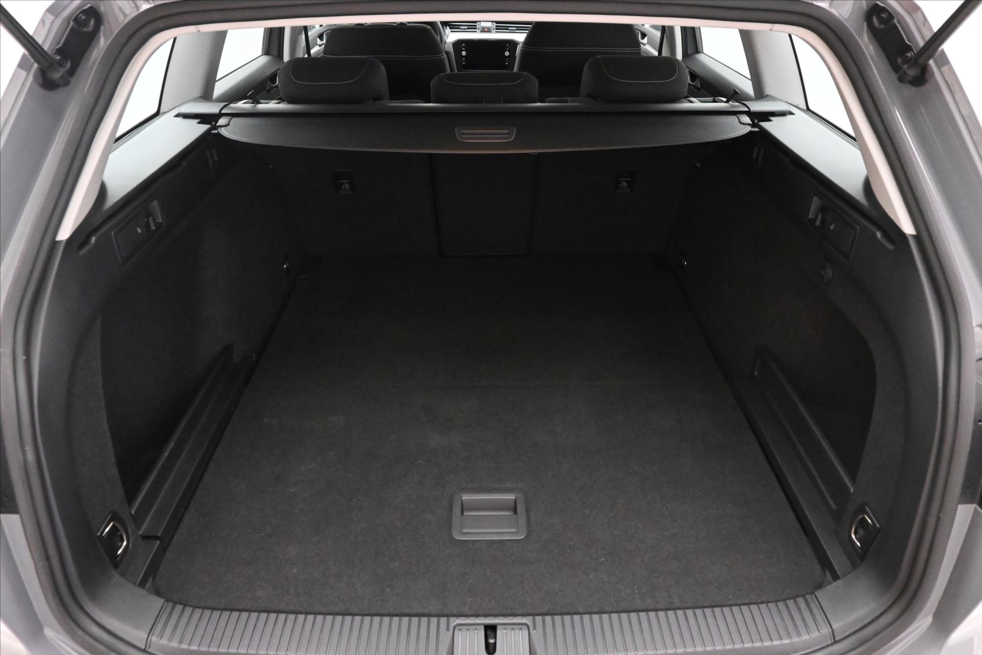 Hlavní fotografie vozu Volkswagen Passat 2,0 TDI 110kW DSG Business Záruka až 5 let (10)