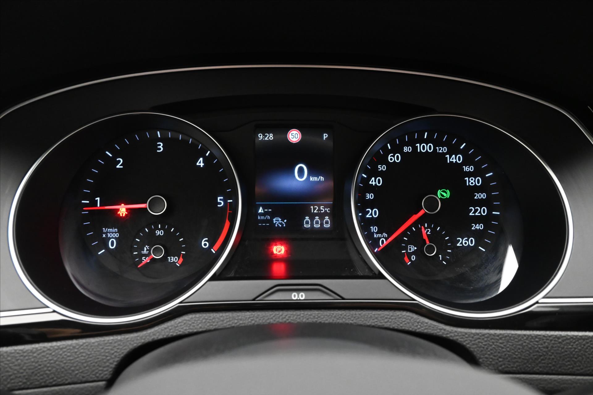 Hlavní fotografie vozu Volkswagen Passat 2,0 TDI 110kW DSG Business Záruka až 5 let (16)