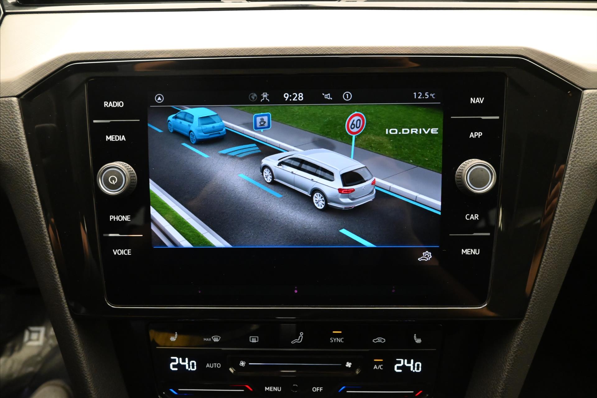 Hlavní fotografie vozu Volkswagen Passat 2,0 TDI 110kW DSG Business Záruka až 5 let (19)