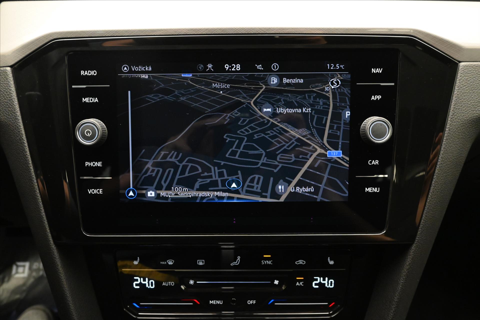 Hlavní fotografie vozu Volkswagen Passat 2,0 TDI 110kW DSG Business Záruka až 5 let (20)