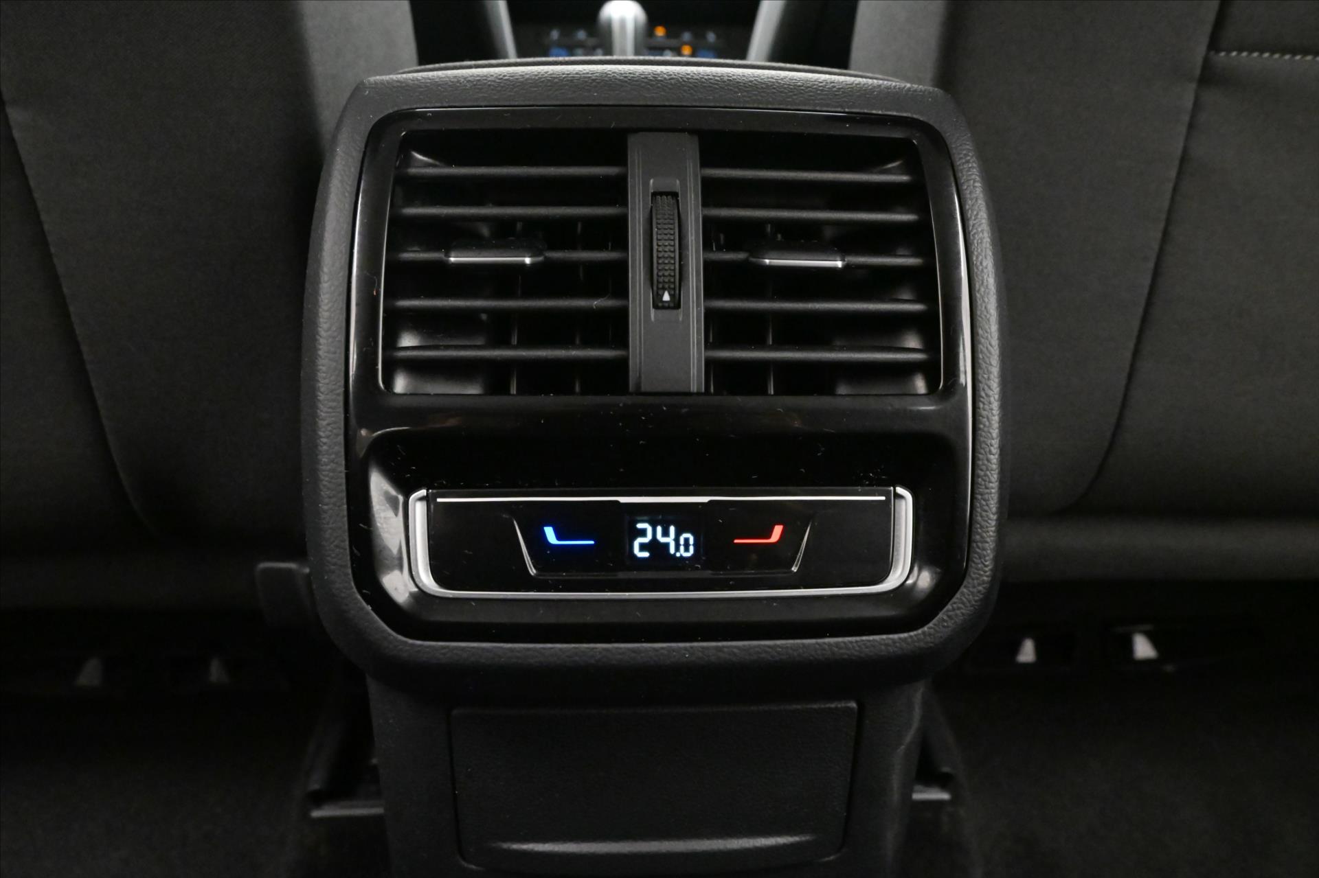 Hlavní fotografie vozu Volkswagen Passat 2,0 TDI 110kW DSG Business Záruka až 5 let (22)