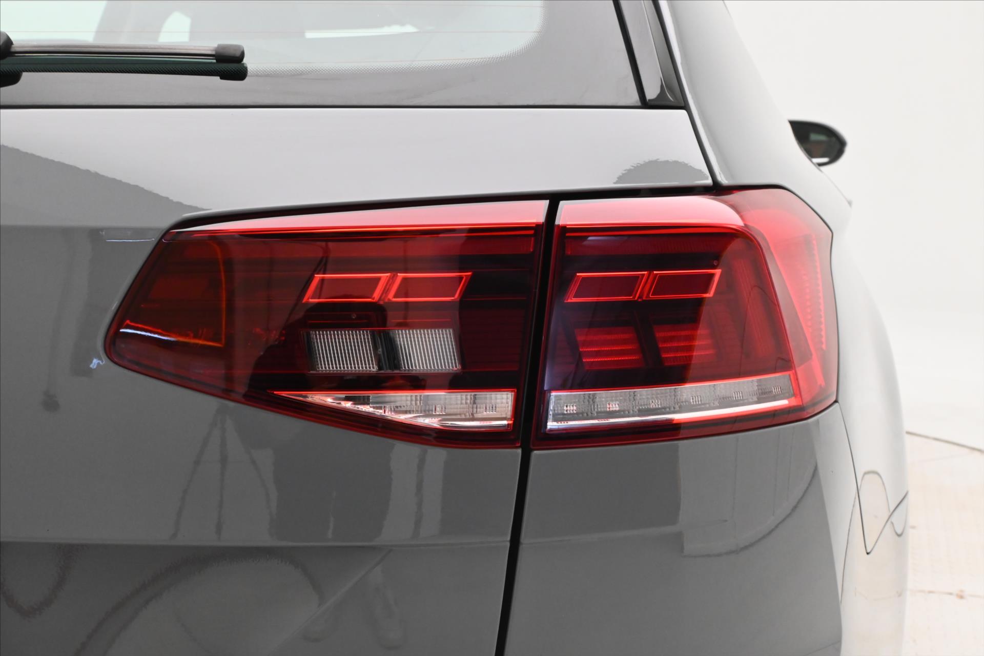 Hlavní fotografie vozu Volkswagen Passat 2,0 TDI 110kW DSG Business Záruka až 5 let (30)