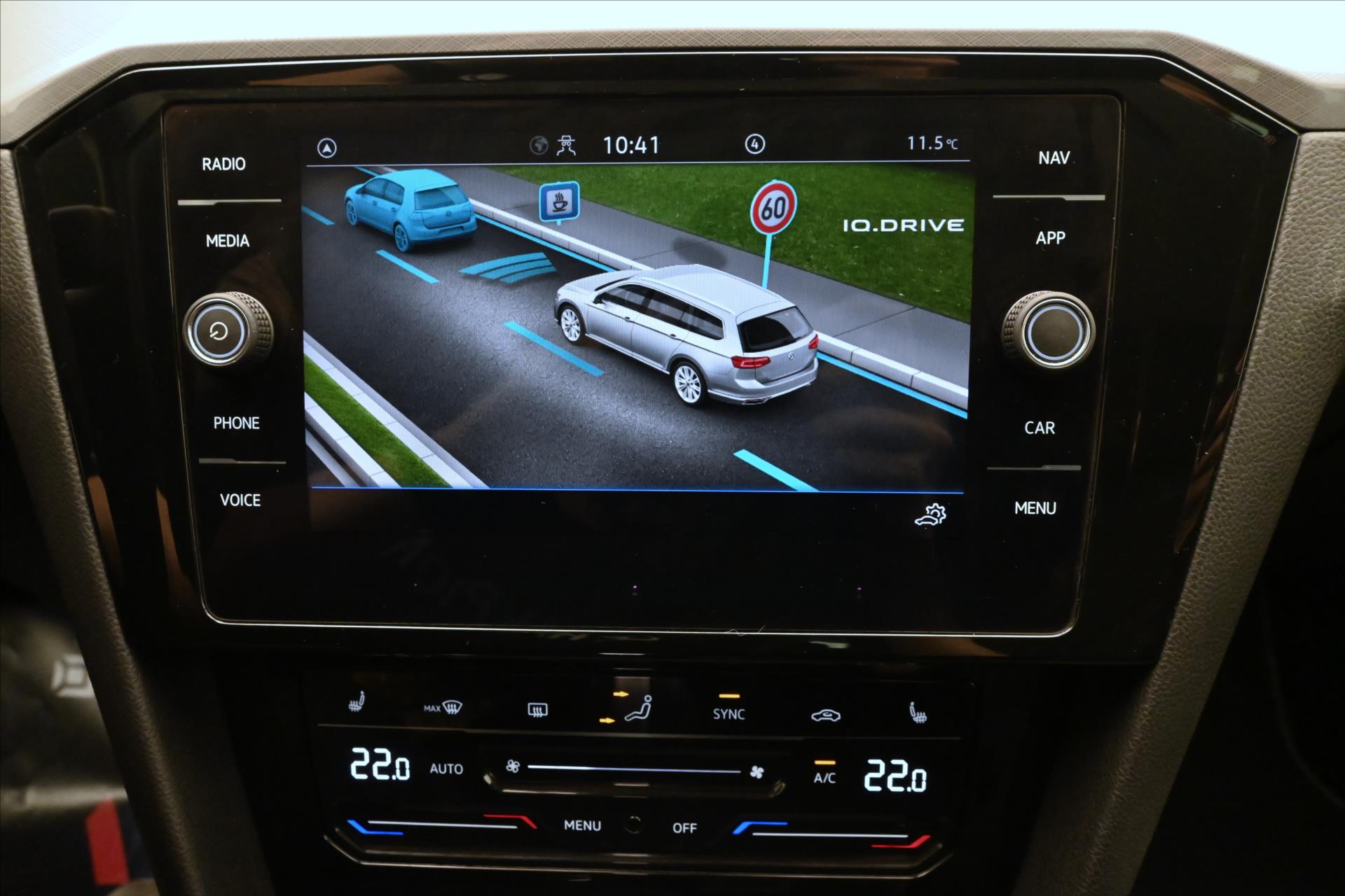 Hlavní fotografie vozu Volkswagen Passat 2,0 TDI 110kW DSG Business Záruka až 5 let (19)