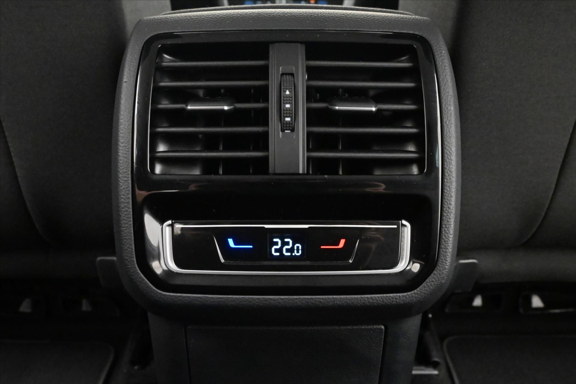 Hlavní fotografie vozu Volkswagen Passat 2,0 TDI 110kW DSG Business Záruka až 5 let (22)