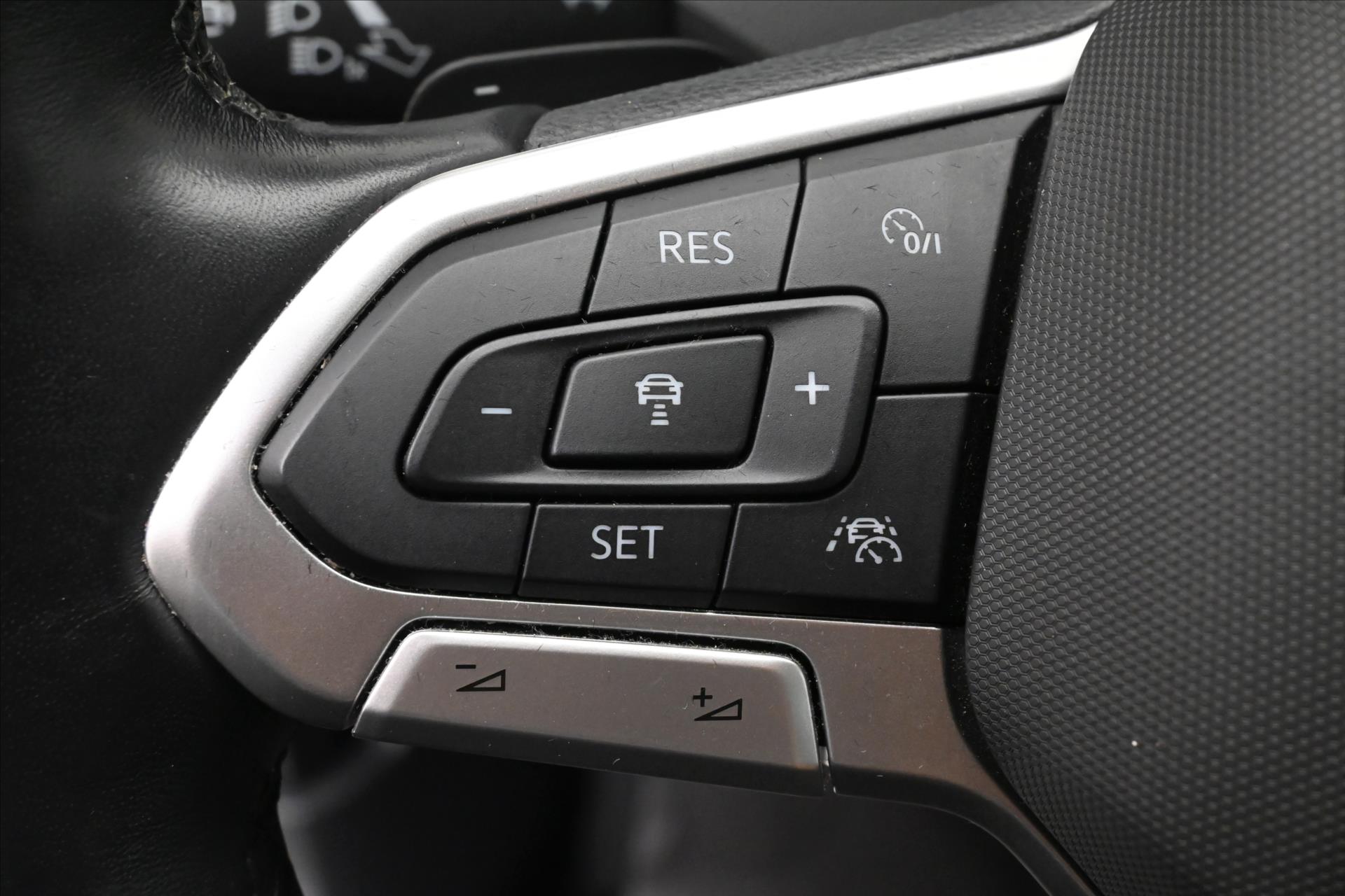 Hlavní fotografie vozu Volkswagen Passat 2,0 TDI 110kW DSG Business Záruka až 5 let (24)