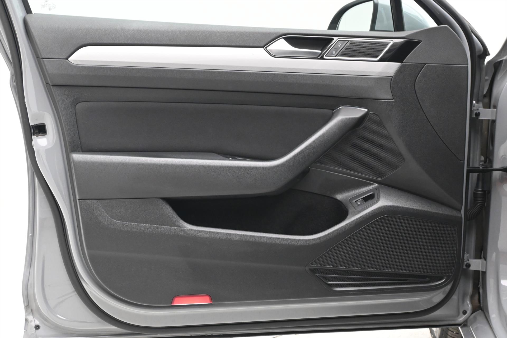 Hlavní fotografie vozu Volkswagen Passat 2,0 TDI 110kW DSG Business Záruka až 5 let (25)