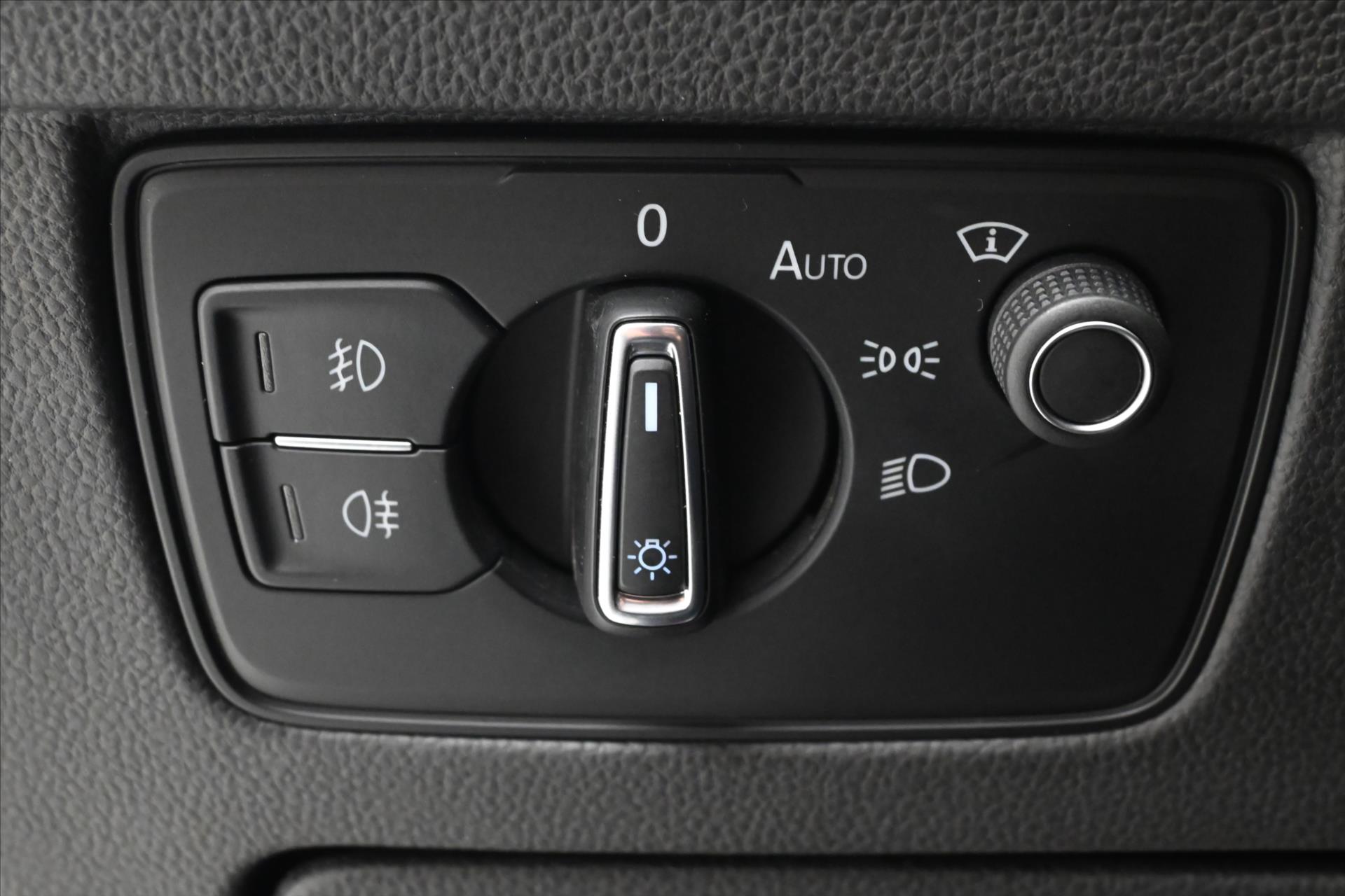 Hlavní fotografie vozu Volkswagen Passat 2,0 TDI 110kW DSG Business Záruka až 5 let (27)