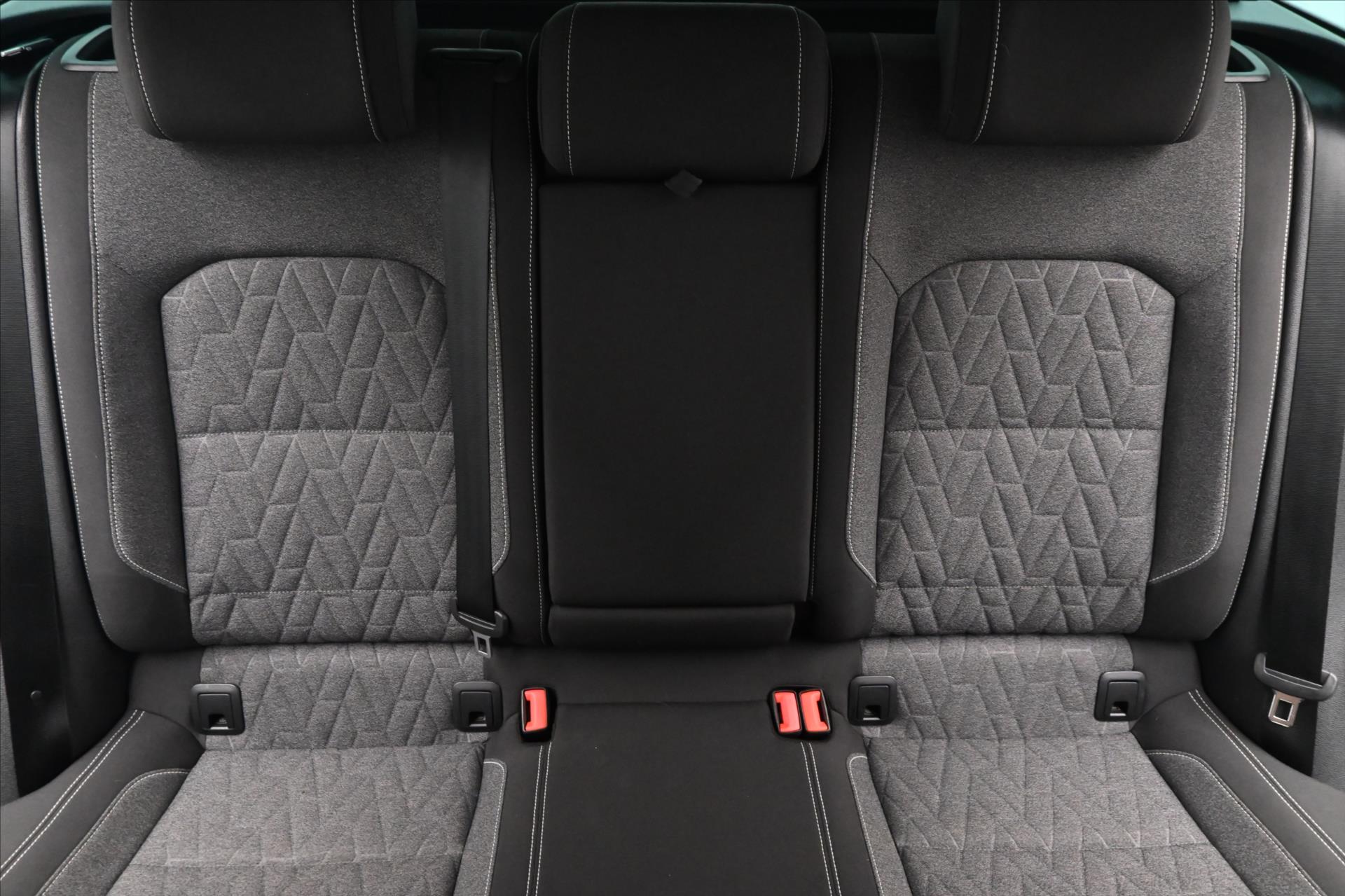 Hlavní fotografie vozu Volkswagen Passat 2,0 TDI 110kW DSG Business Záruka až 5 let (29)