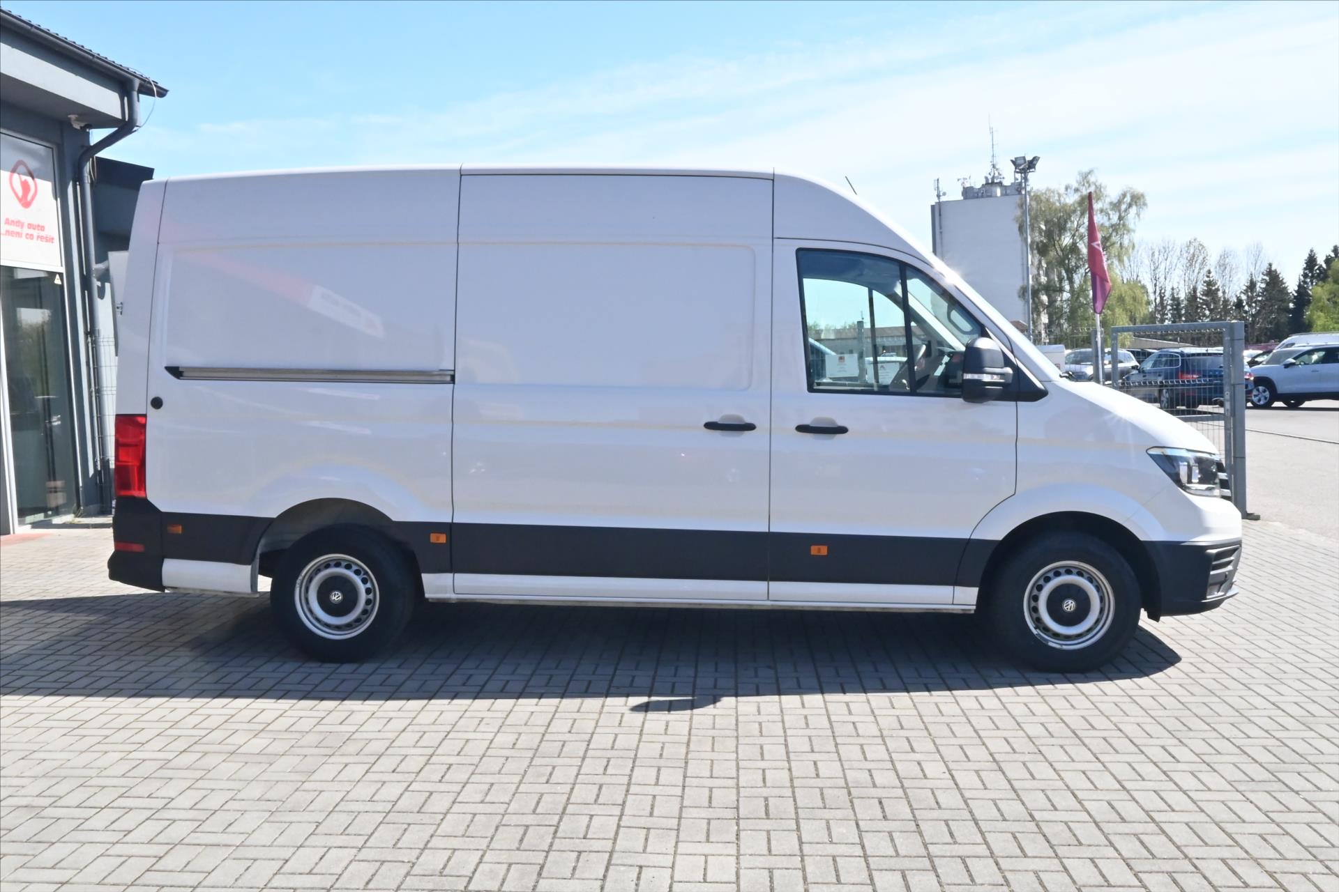 Hlavní fotografie vozu Volkswagen Crafter 2,0 TDI 103kW L2H2 Navi Plošina Záruka až 5 let (4)