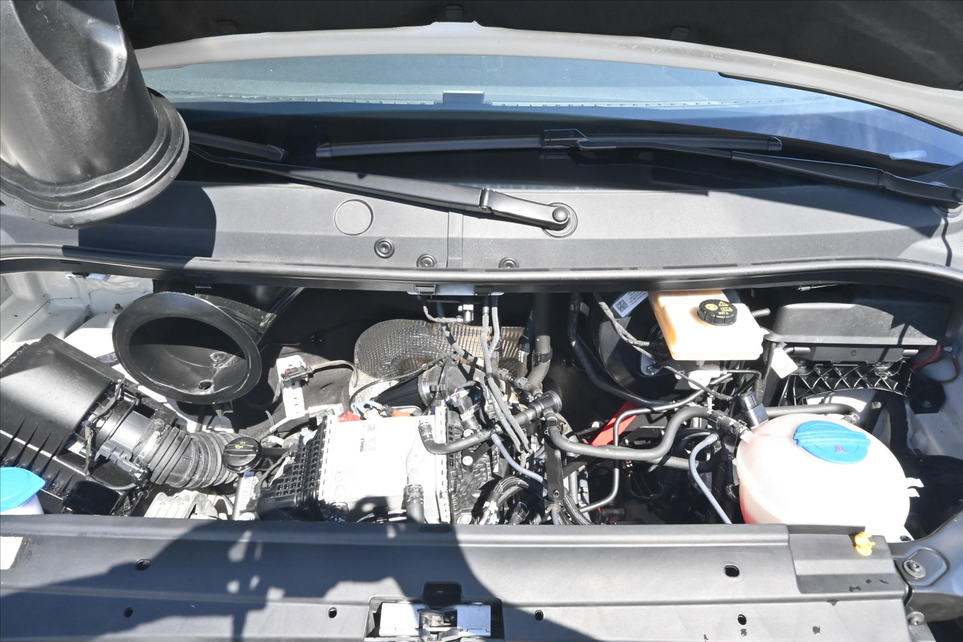 Hlavní fotografie vozu Volkswagen Crafter 2,0 TDI 103kW L2H2 Navi Plošina Záruka až 5 let (9)