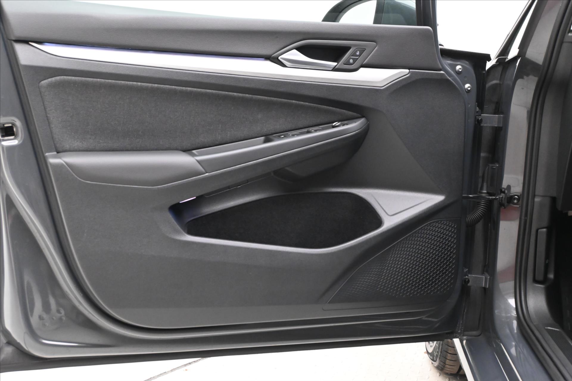 Hlavní fotografie vozu Volkswagen Golf 2,0 TDI 110 kW Life Záruka až 5 let (23)